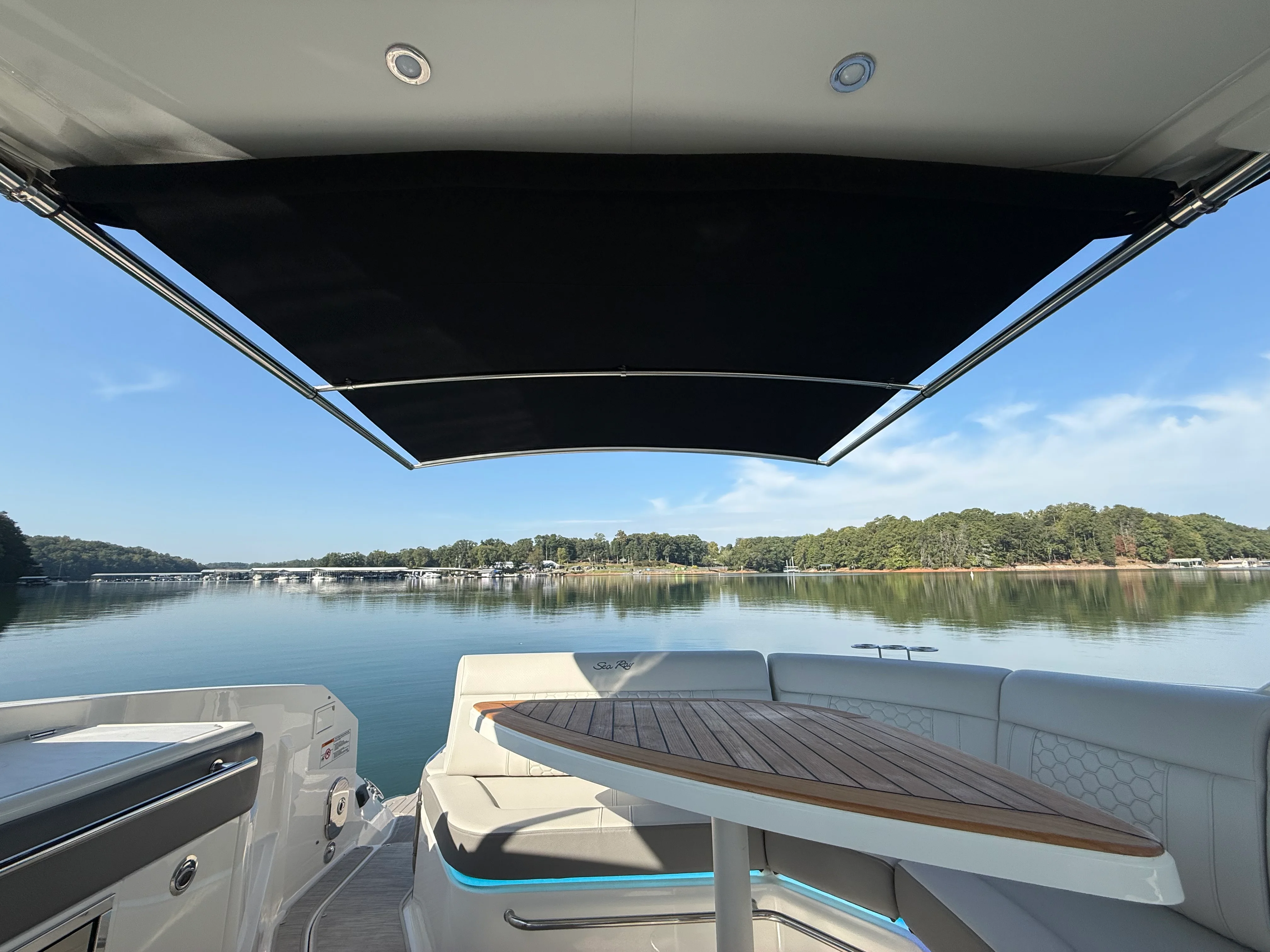 2024 Sea Ray 320 SUNDANCER Image Thumbnail #40