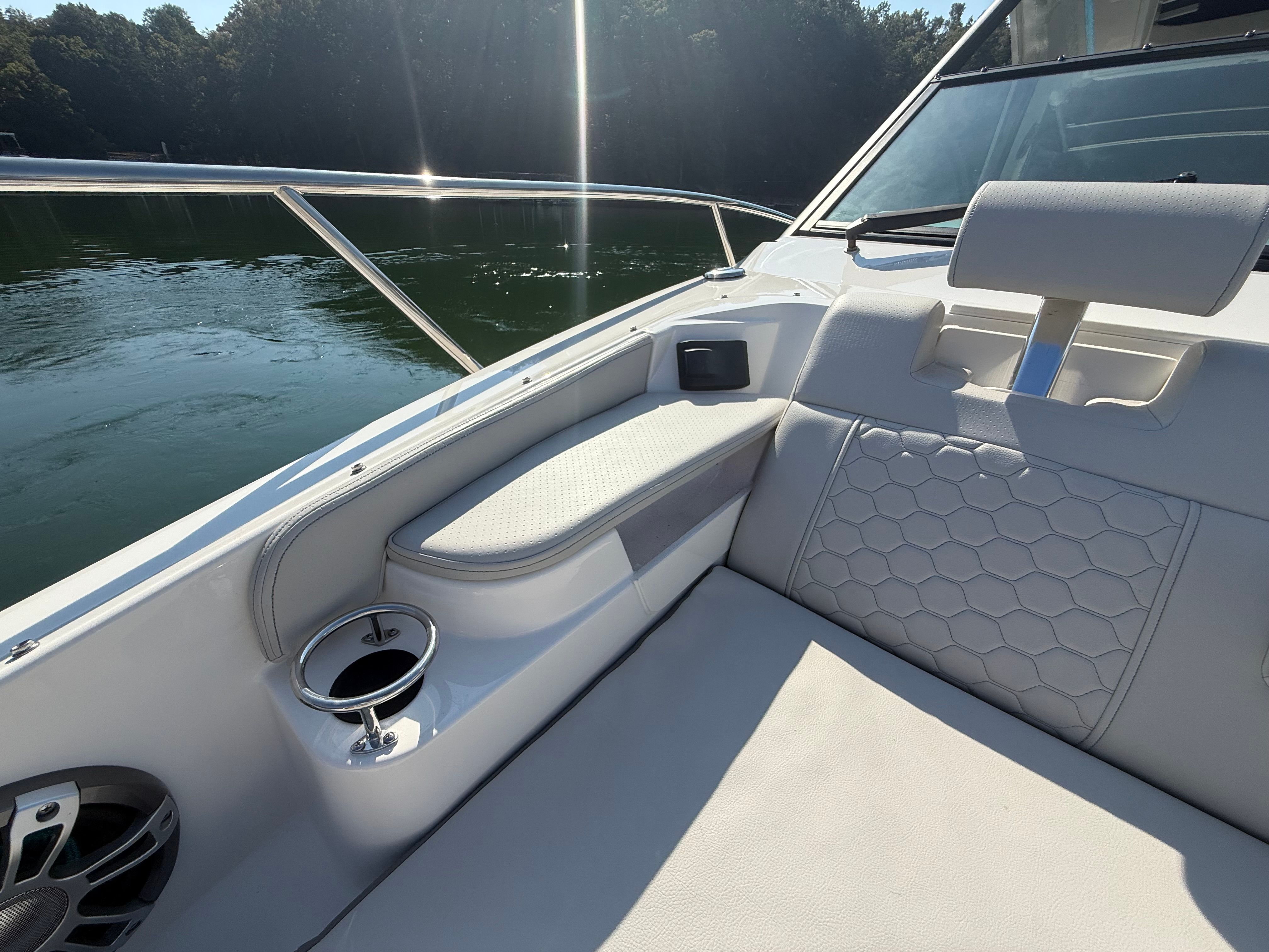 2024 Sea Ray 320 SUNDANCER Image Thumbnail #62