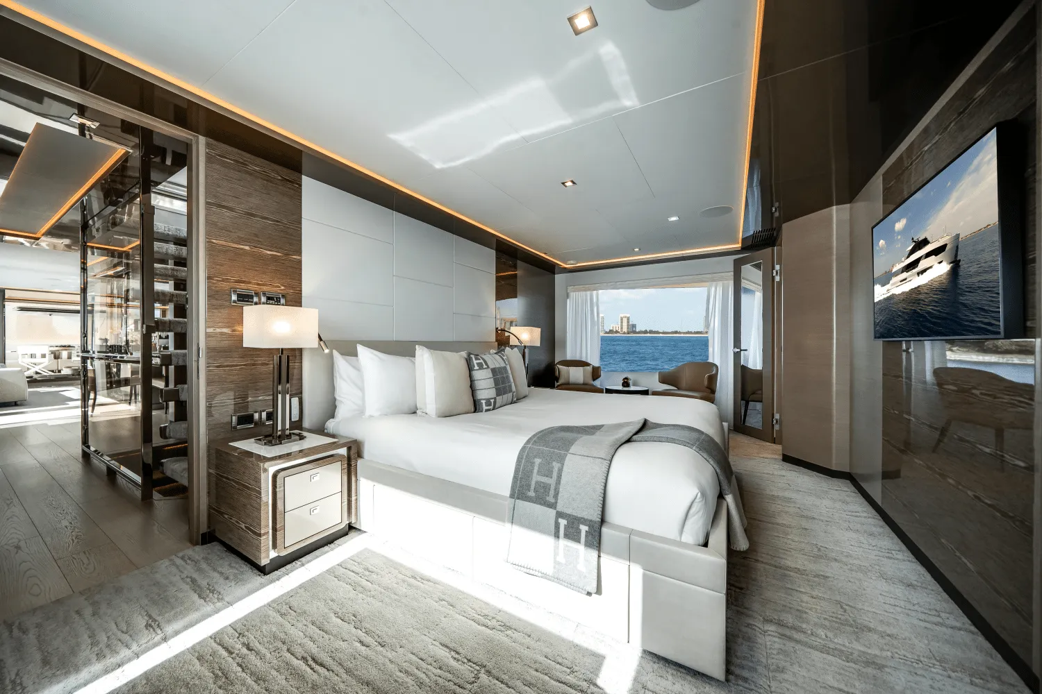 2022 Ocean Alexander 30R Image Thumbnail #39