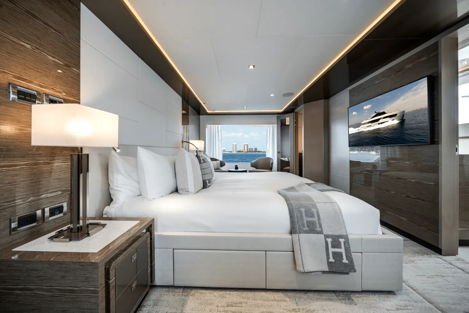 2022 Ocean Alexander 30R Image Thumbnail #52