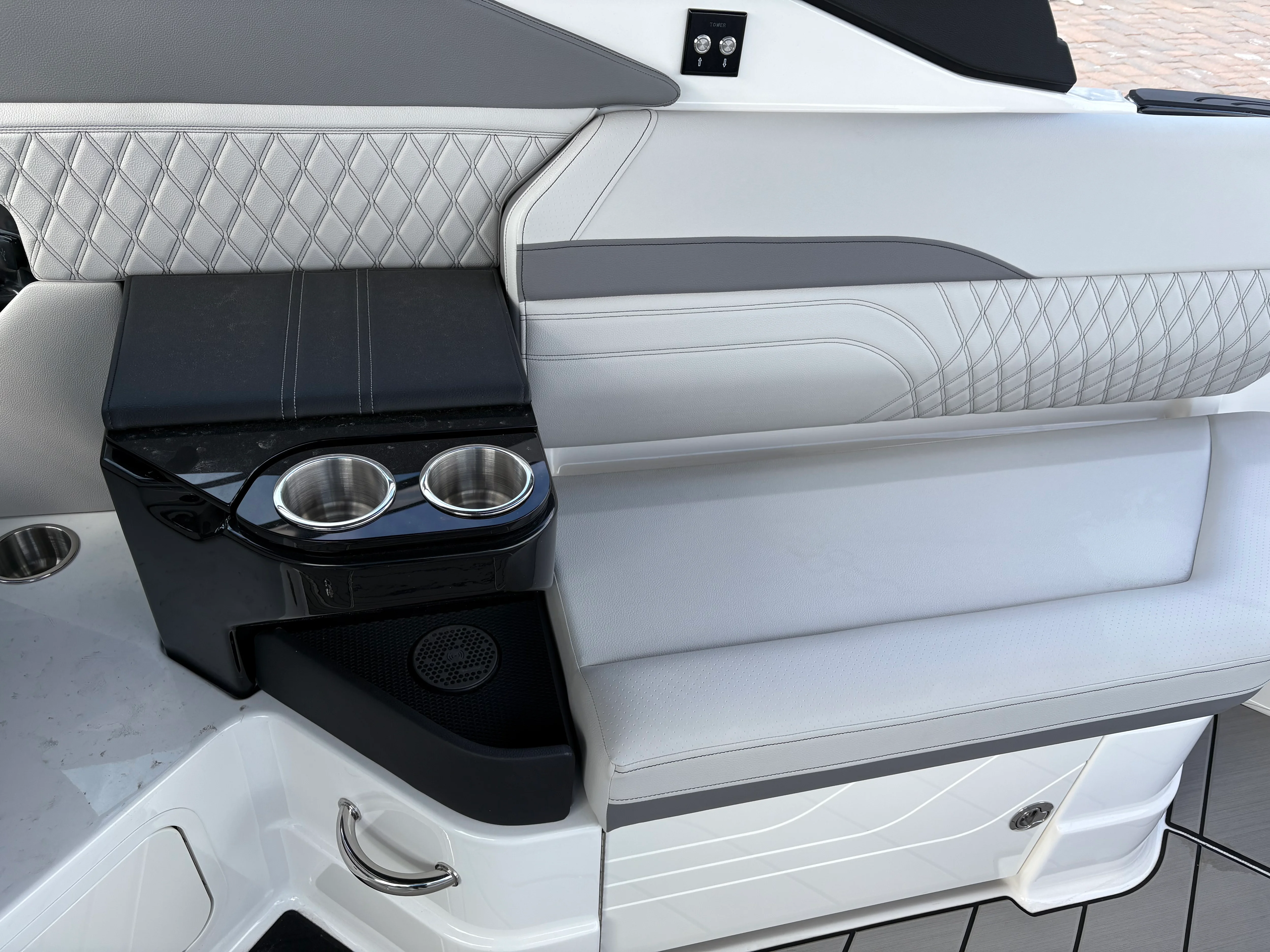 2026 Sea Ray SLX 280 Outboard Image Thumbnail #27