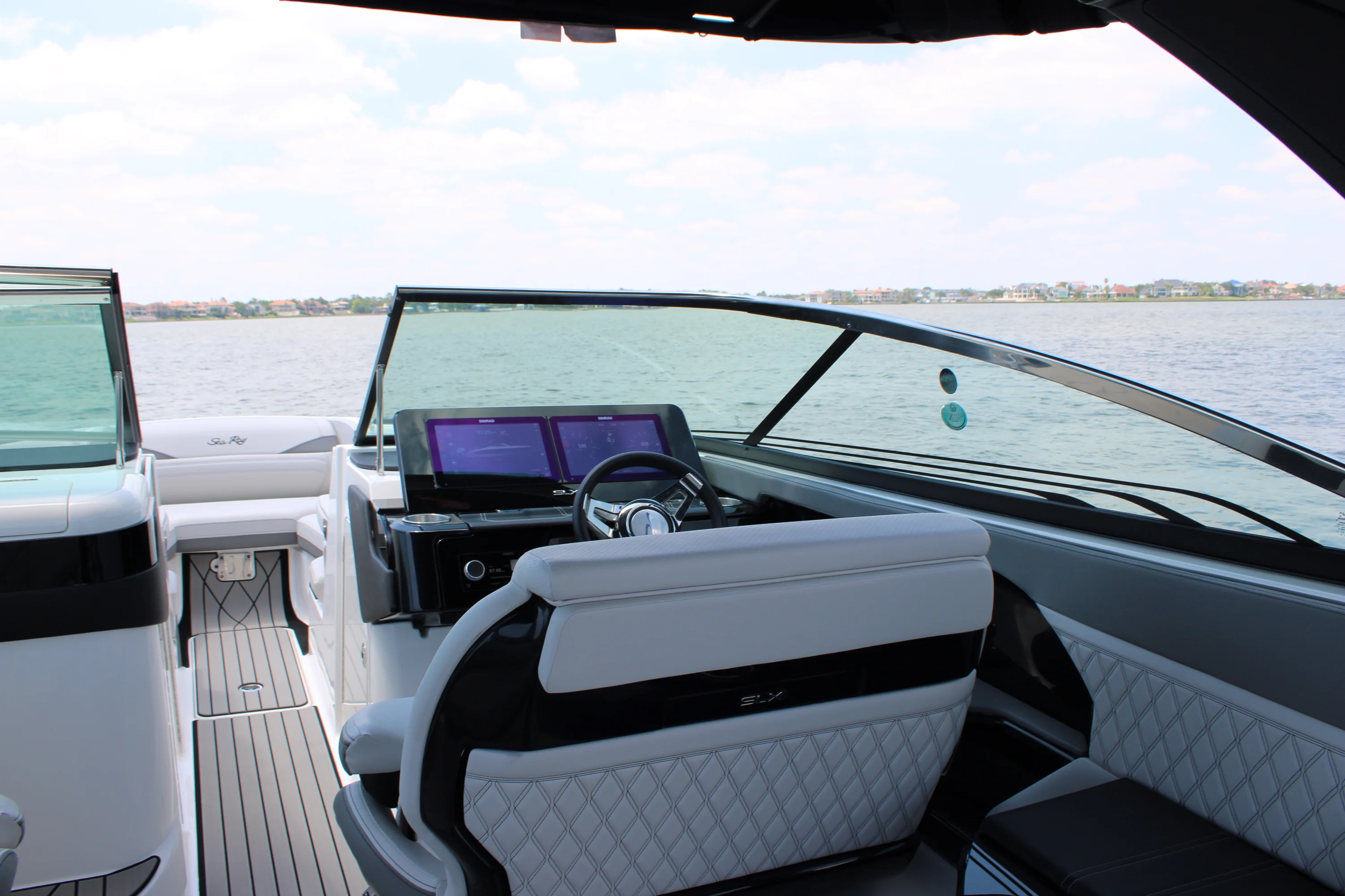 2026 Sea Ray SLX 280 Outboard Image Thumbnail #64