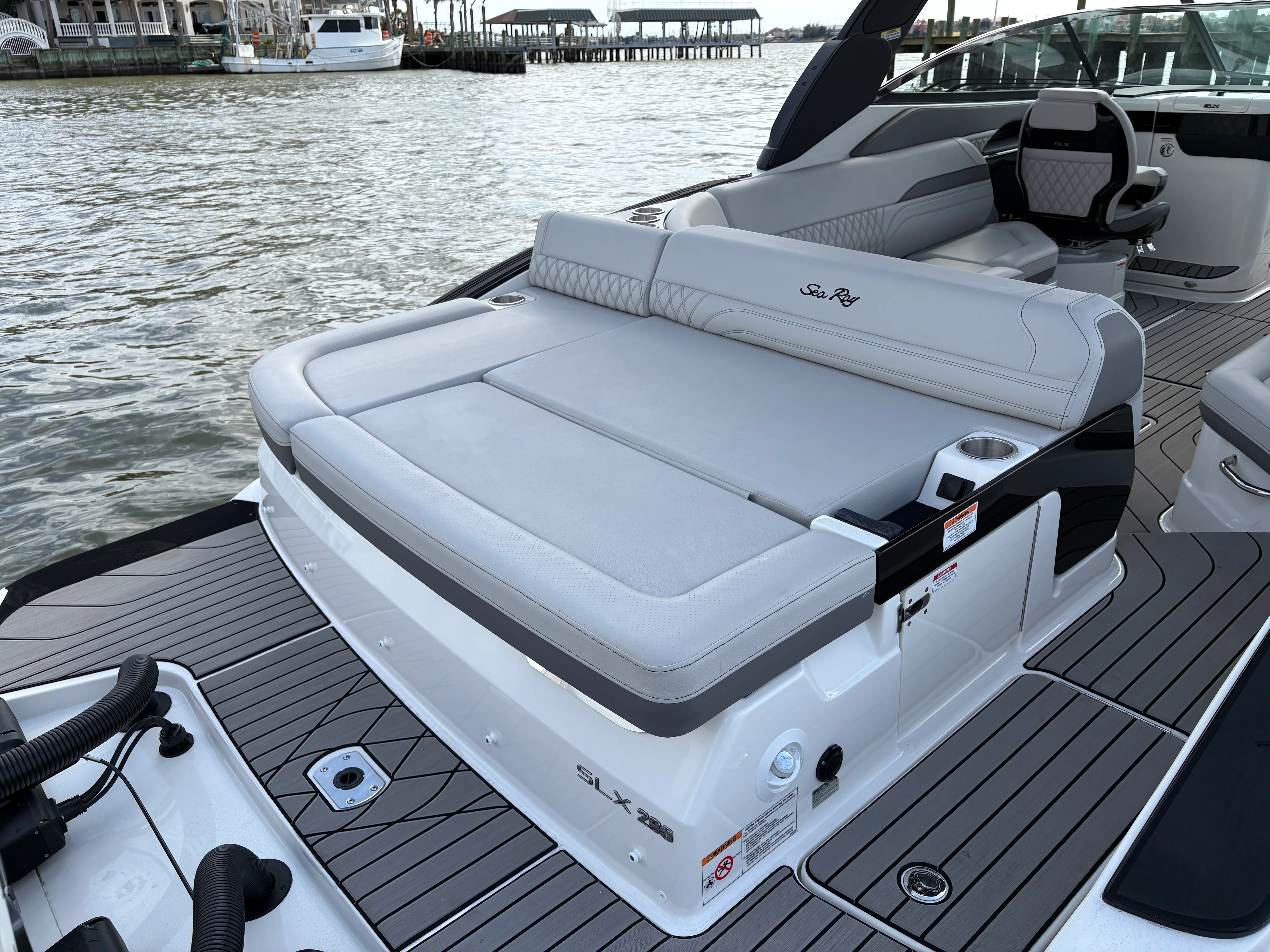 2026 Sea Ray SLX 280 Outboard Image Thumbnail #31