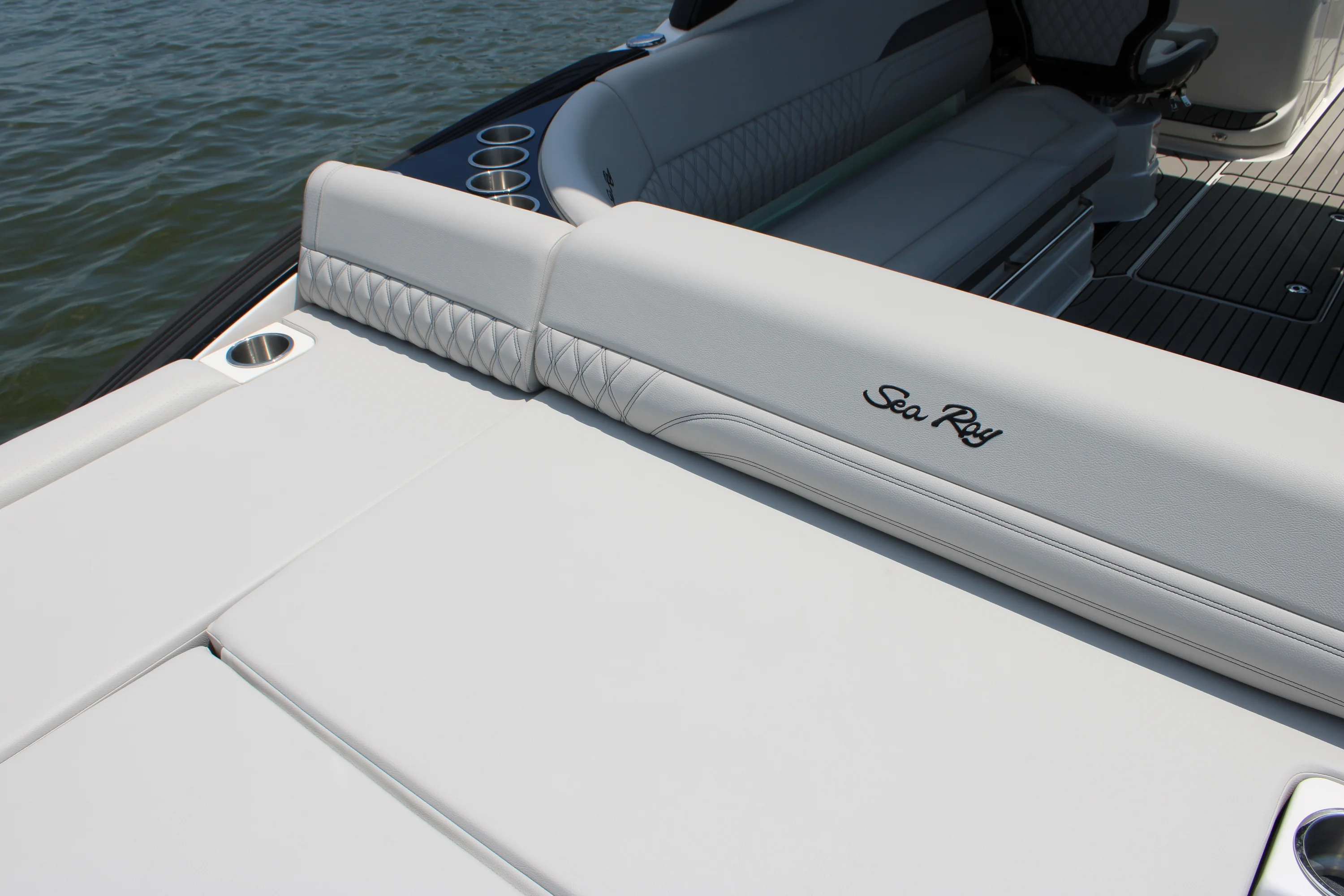2026 Sea Ray SLX 280 Outboard Image Thumbnail #29