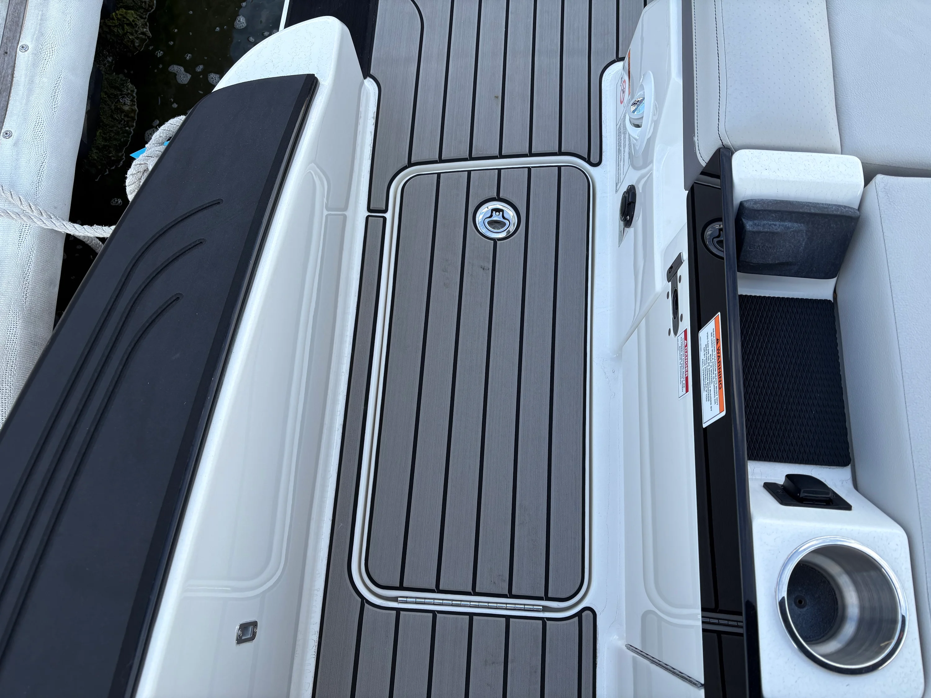 2026 Sea Ray SLX 280 Outboard Image Thumbnail #28