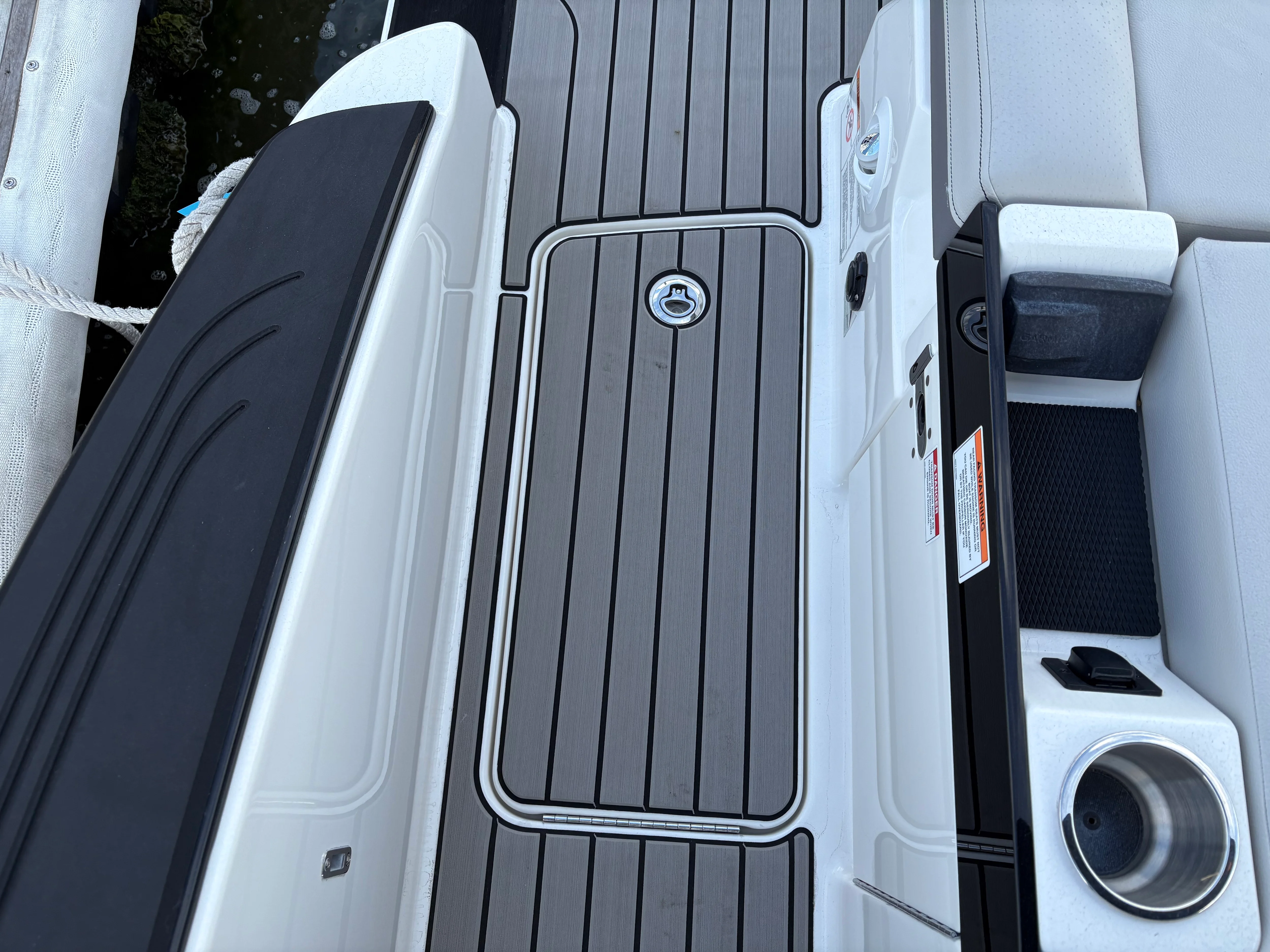 2026 Sea Ray SLX 280 Outboard Image Thumbnail #28