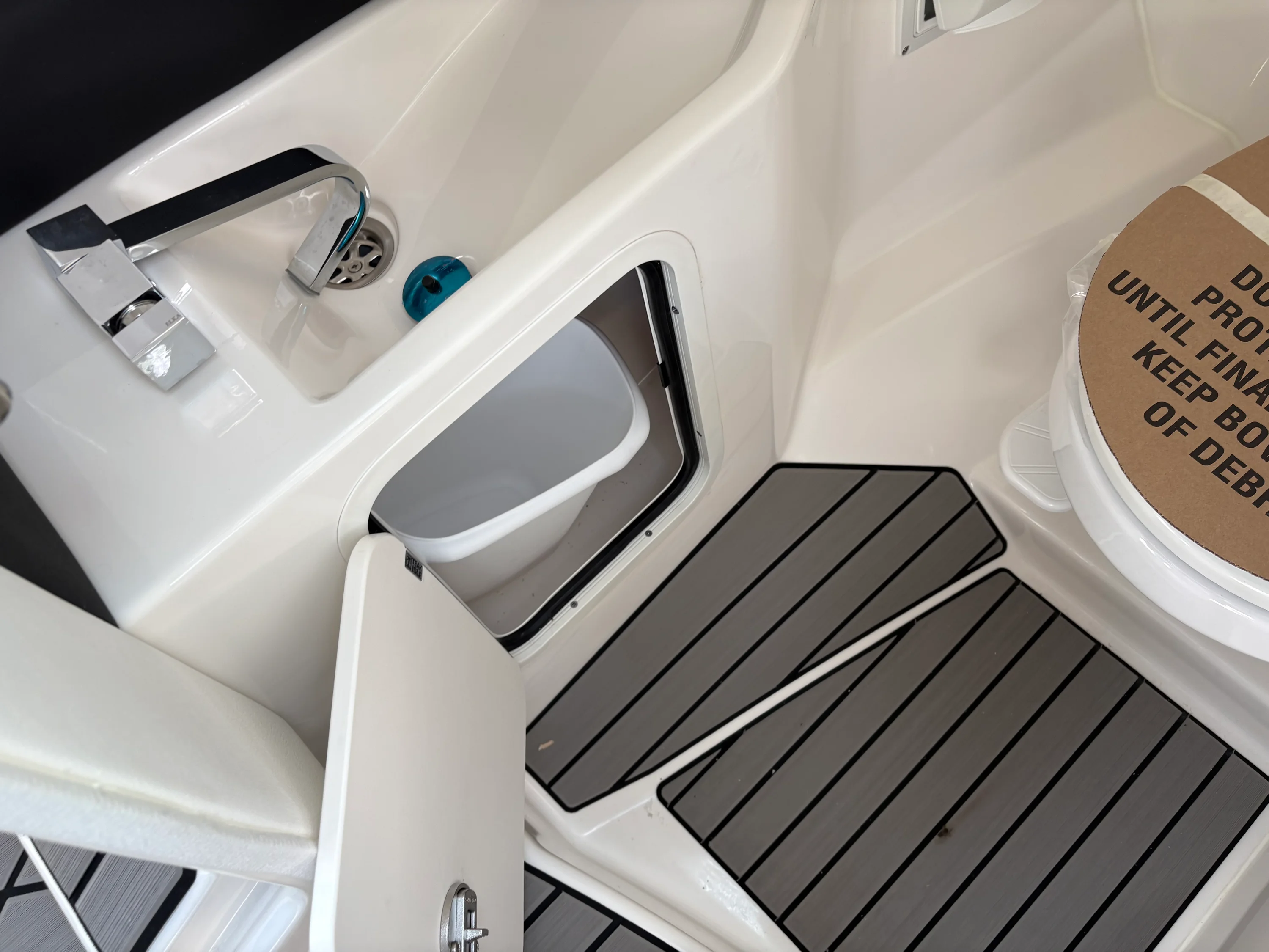 2026 Sea Ray SLX 280 Outboard Image Thumbnail #16