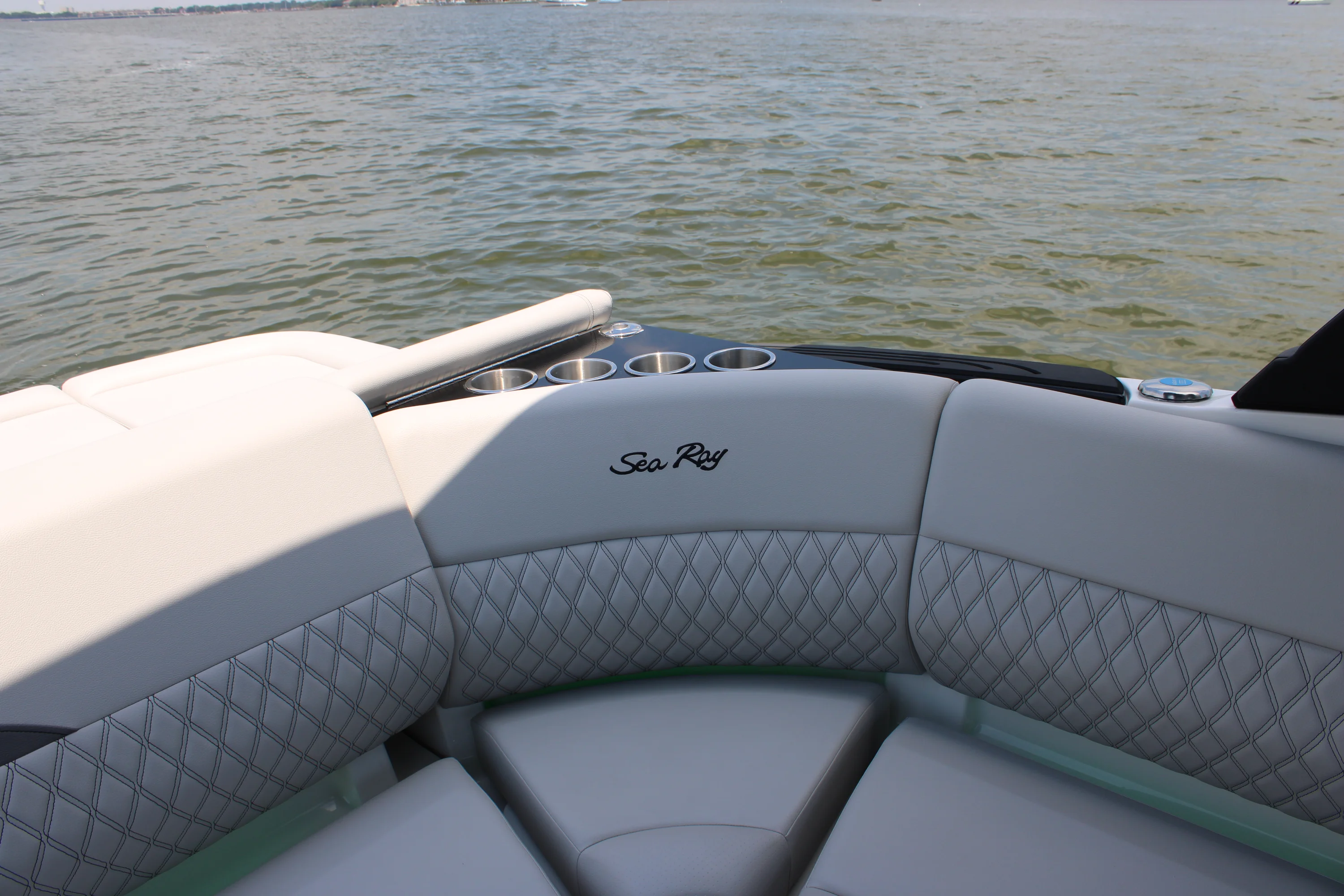2026 Sea Ray SLX 280 Outboard Image Thumbnail #27