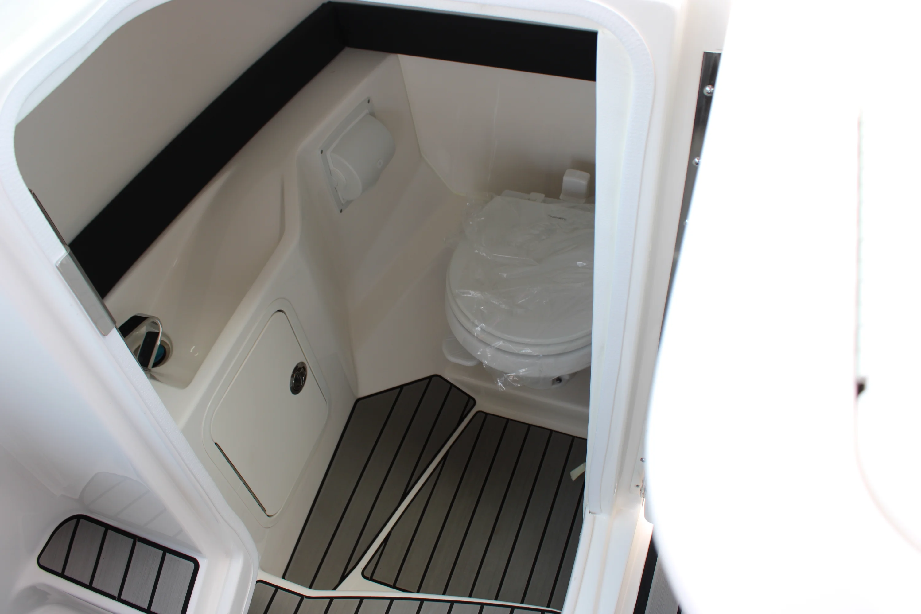 2026 Sea Ray SLX 280 Outboard Image Thumbnail #42