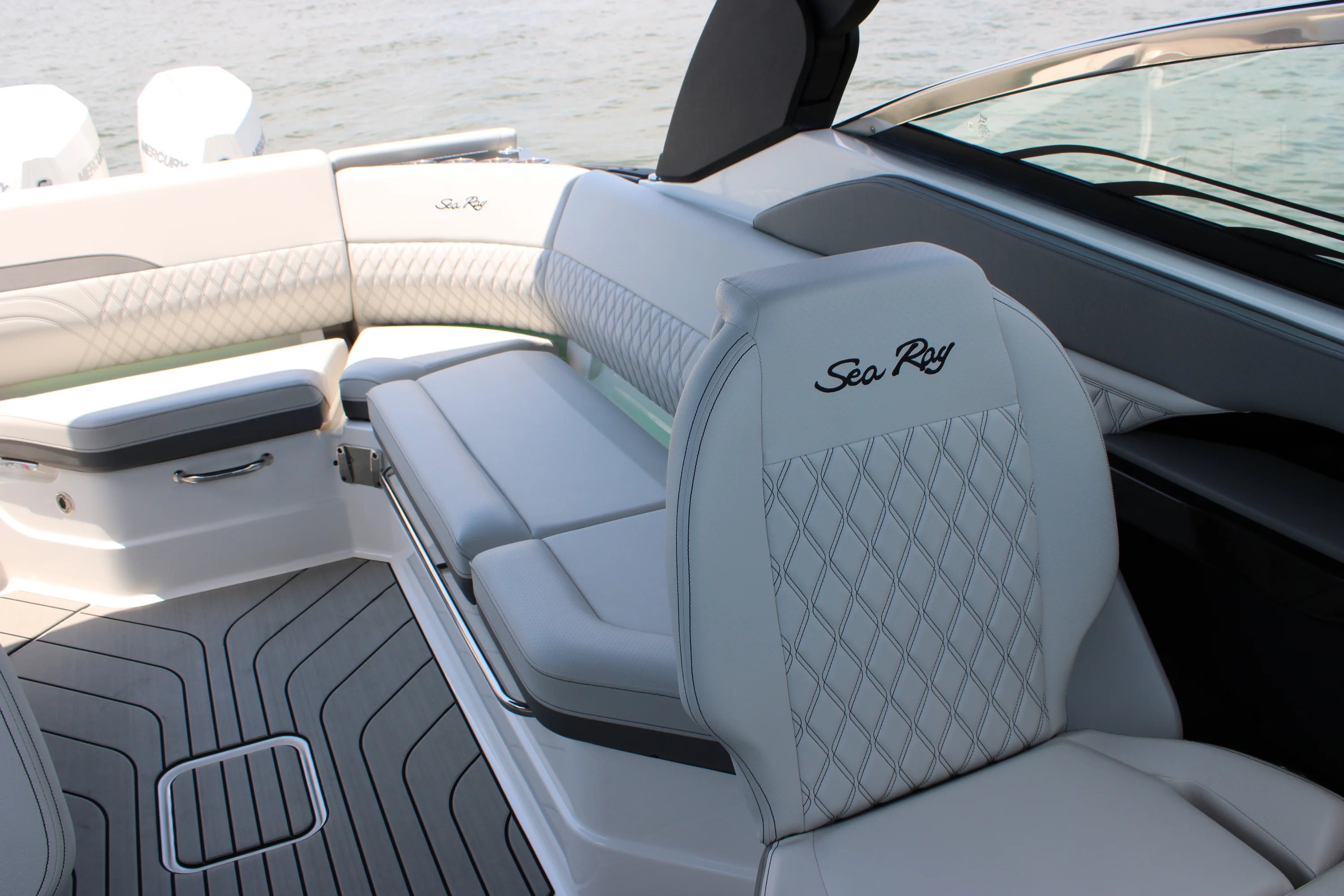 2026 Sea Ray SLX 280 Outboard Image Thumbnail #35
