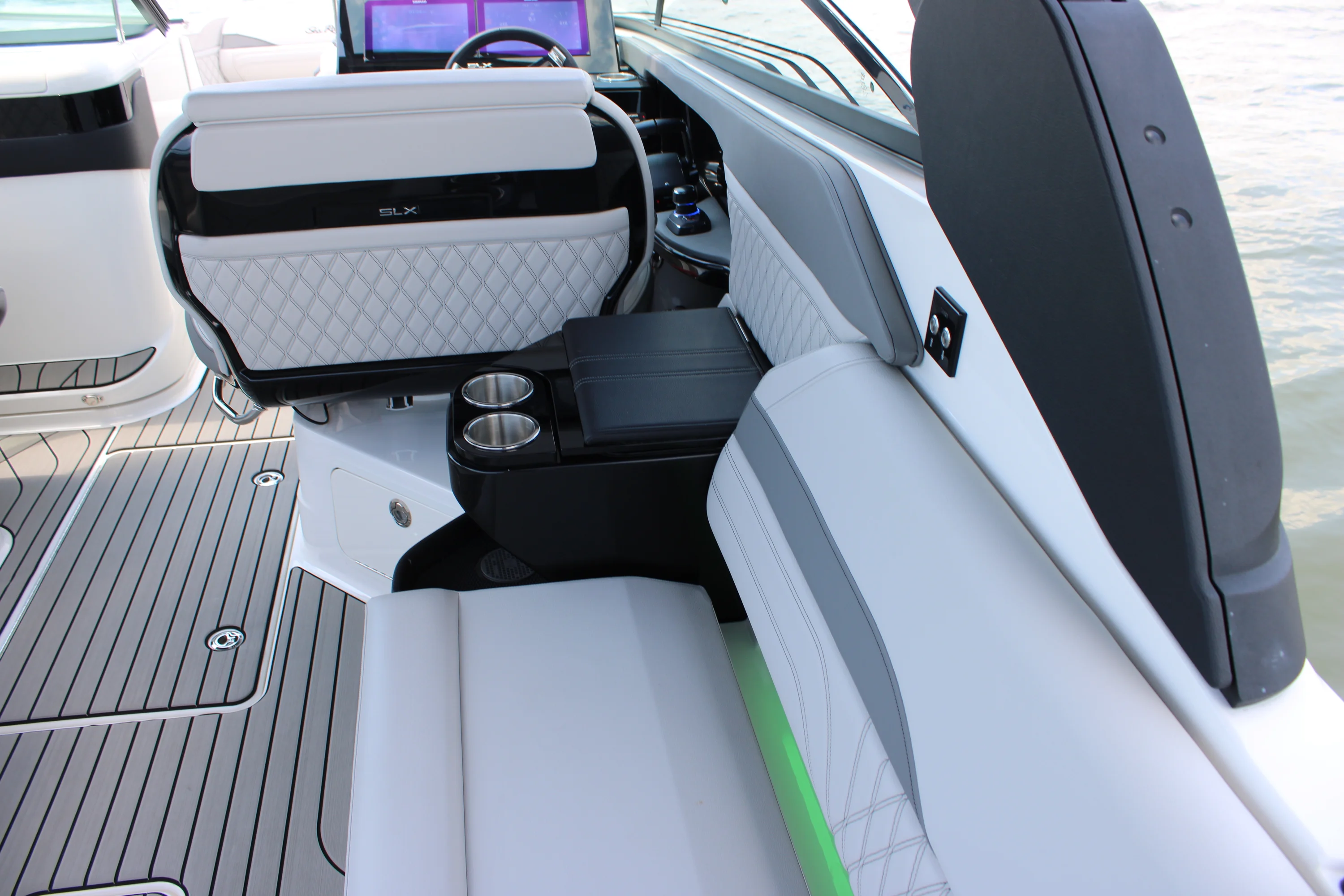 2026 Sea Ray SLX 280 Outboard Image Thumbnail #66