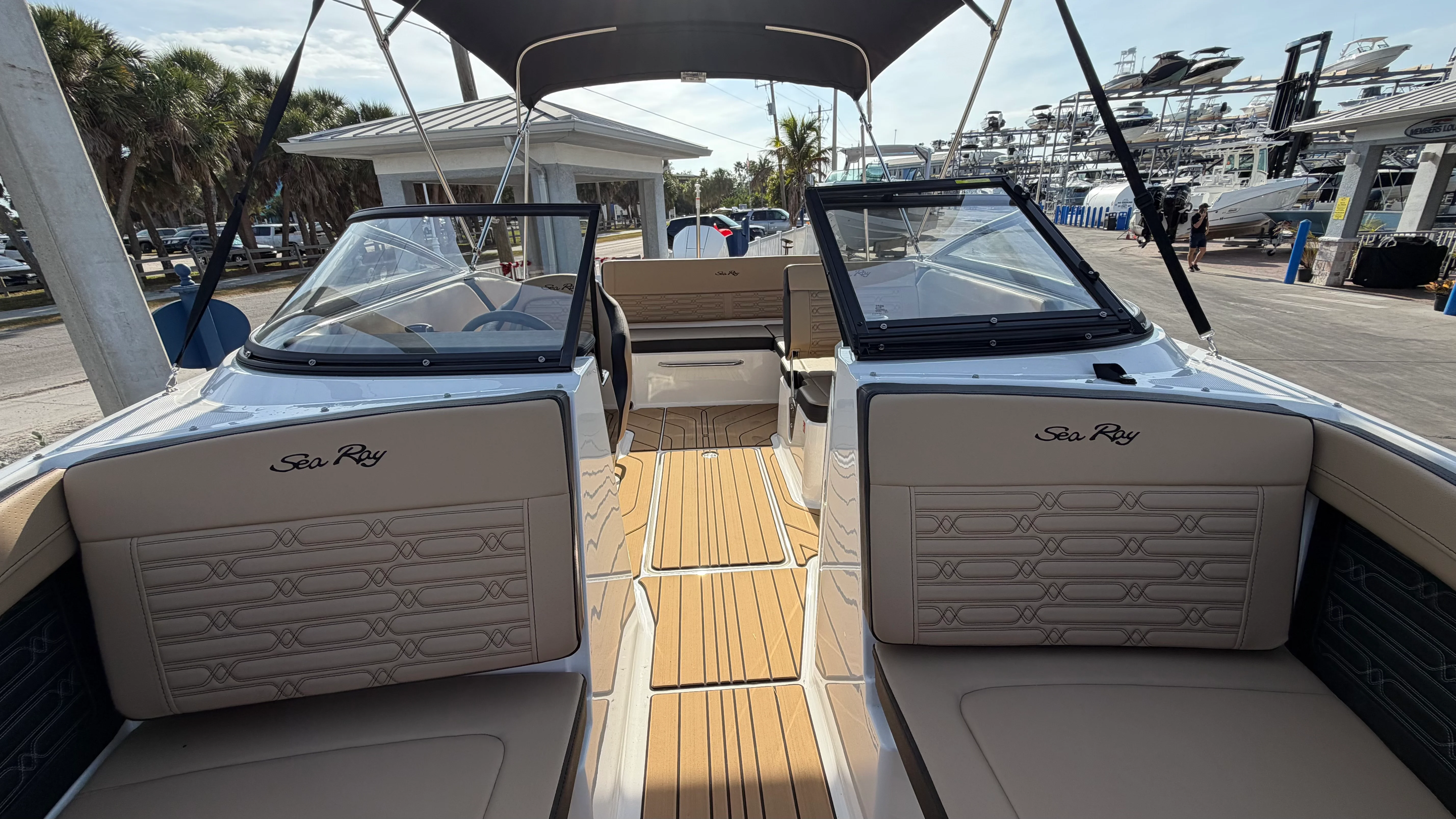 2026 Sea Ray SPX 210 Outboard Image Thumbnail #20