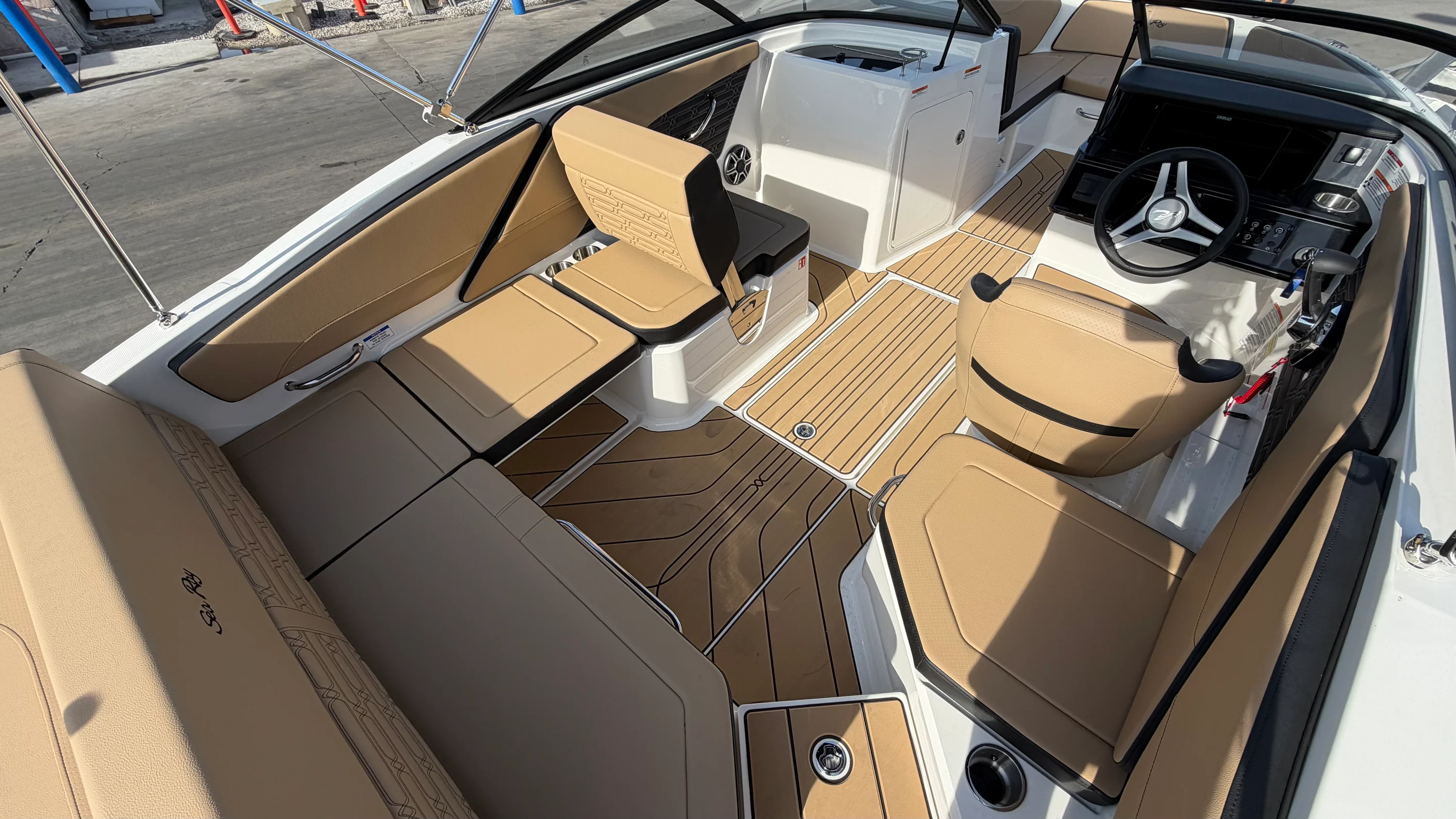 2026 Sea Ray SPX 210 Outboard Image Thumbnail #5