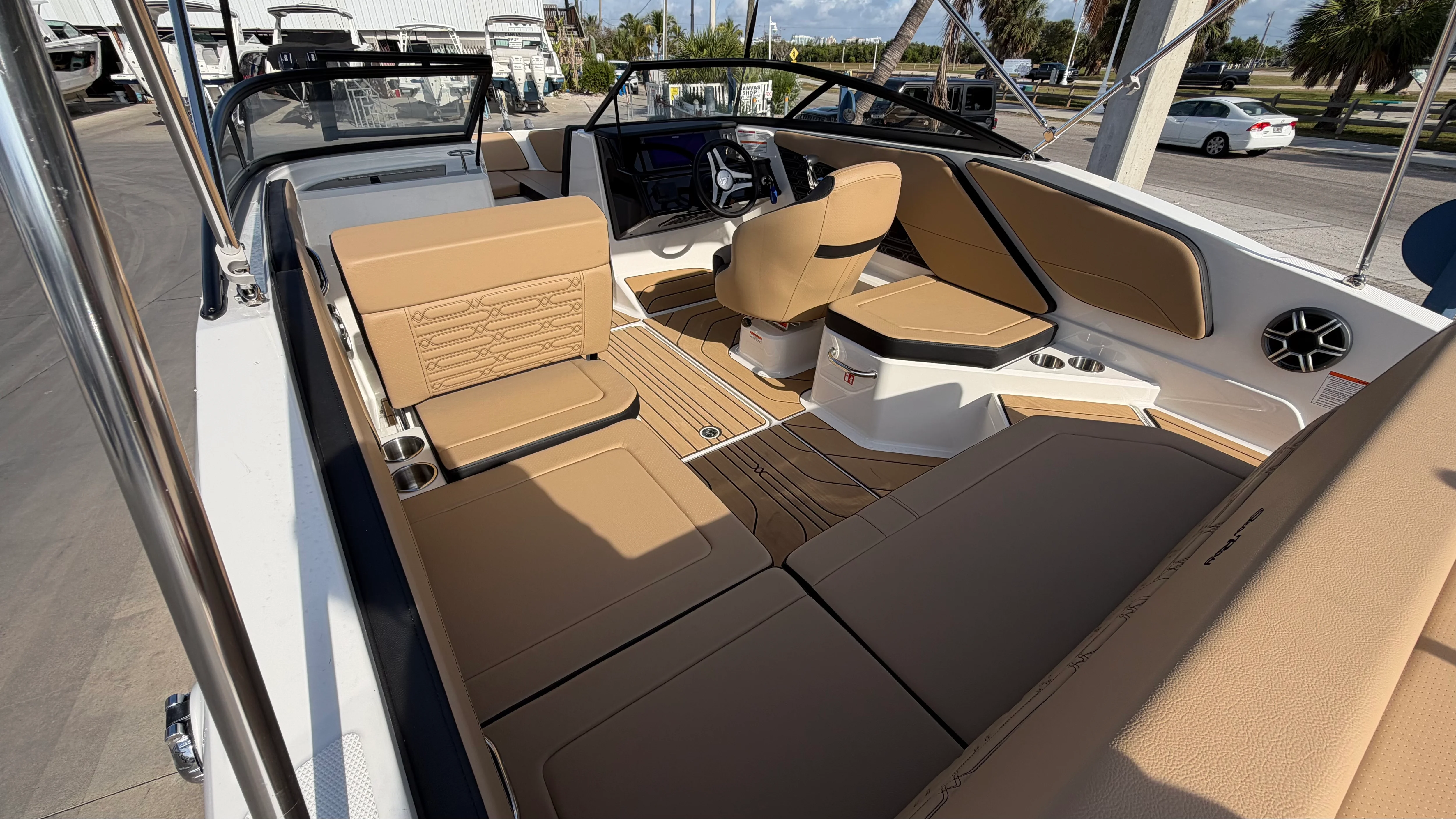 2026 Sea Ray SPX 210 Outboard Image Thumbnail #4