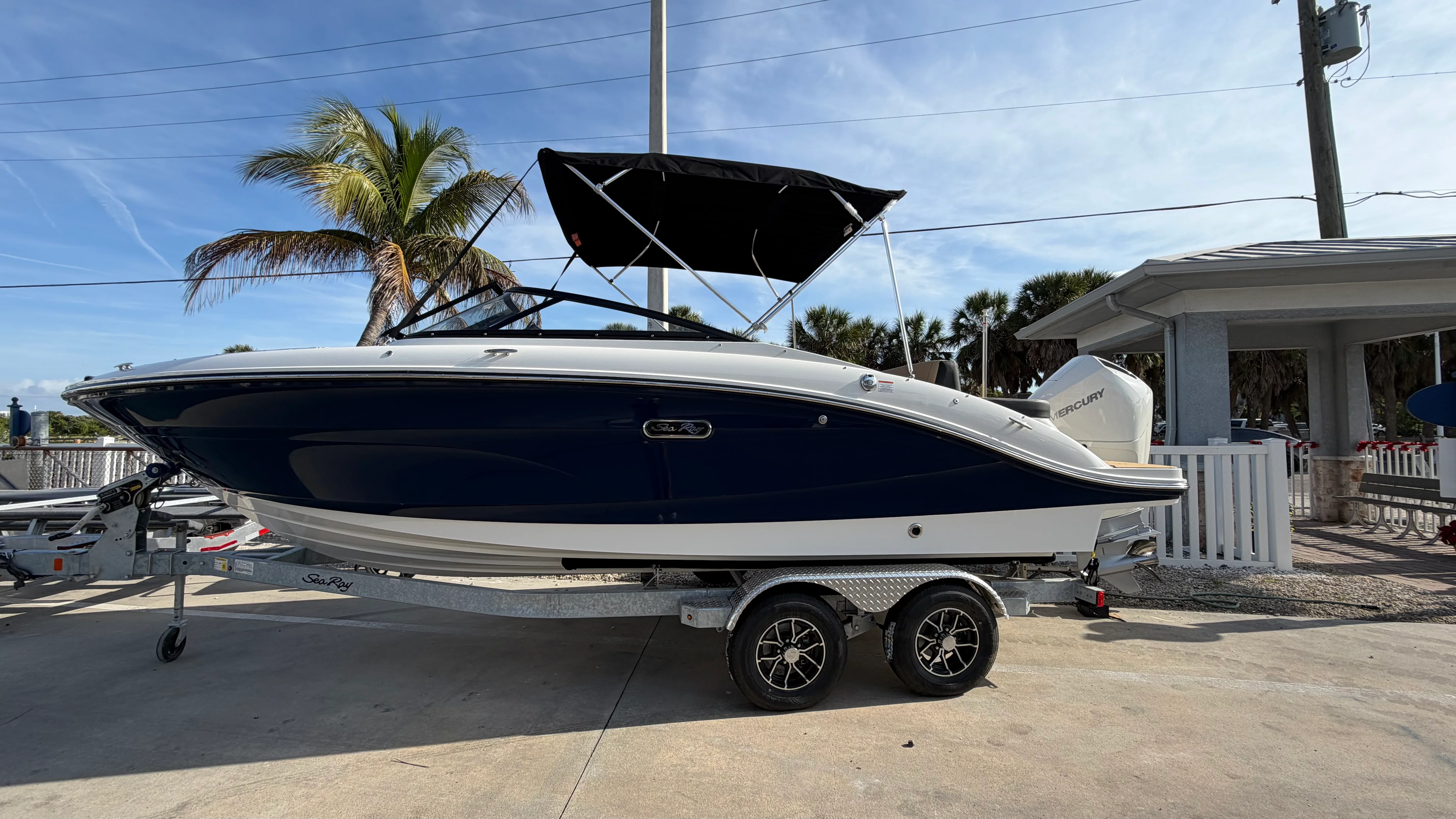 2026 Sea Ray SPX 210 Outboard Image Thumbnail #1