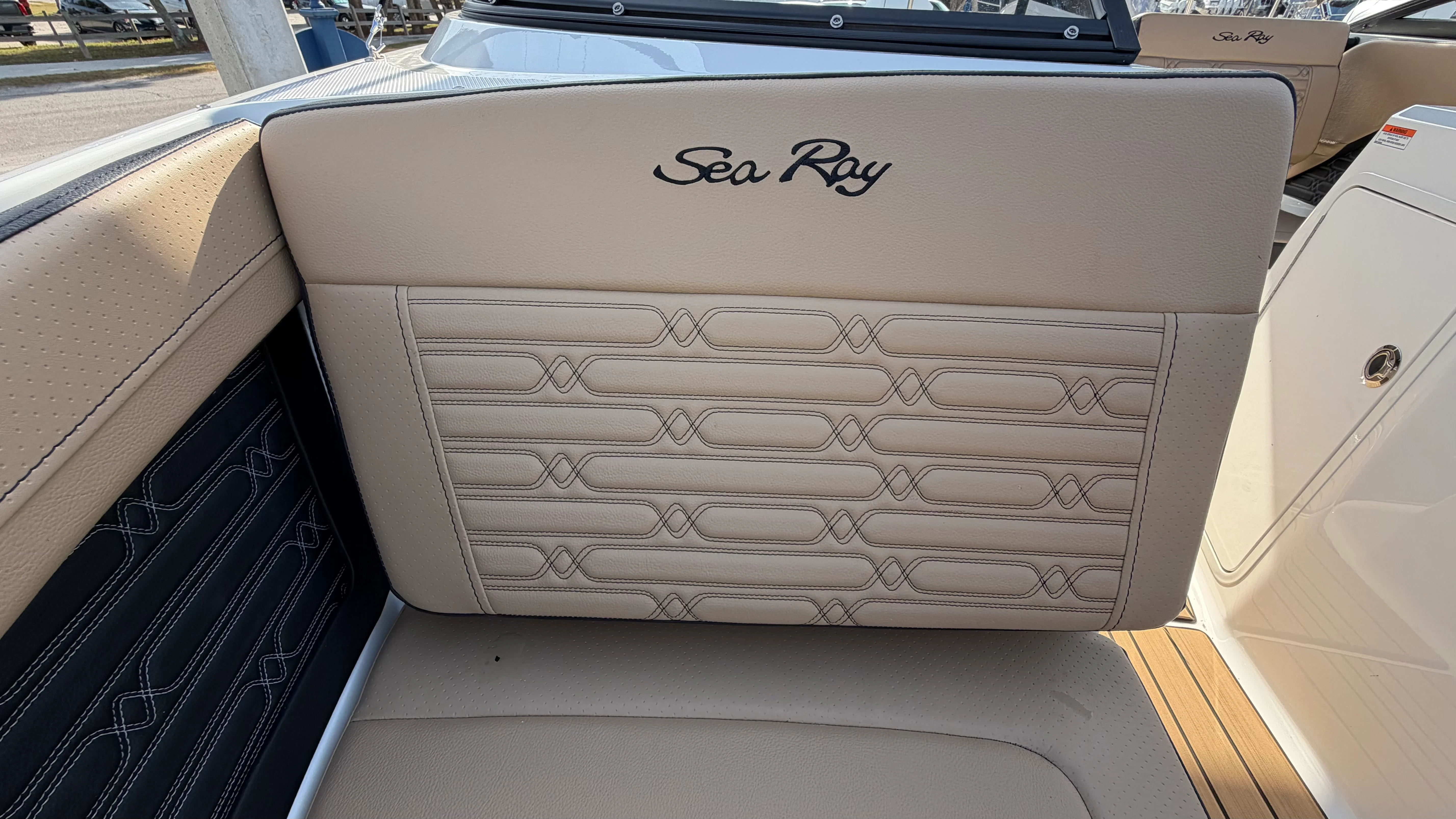 2026 Sea Ray SPX 210 Outboard Image Thumbnail #19