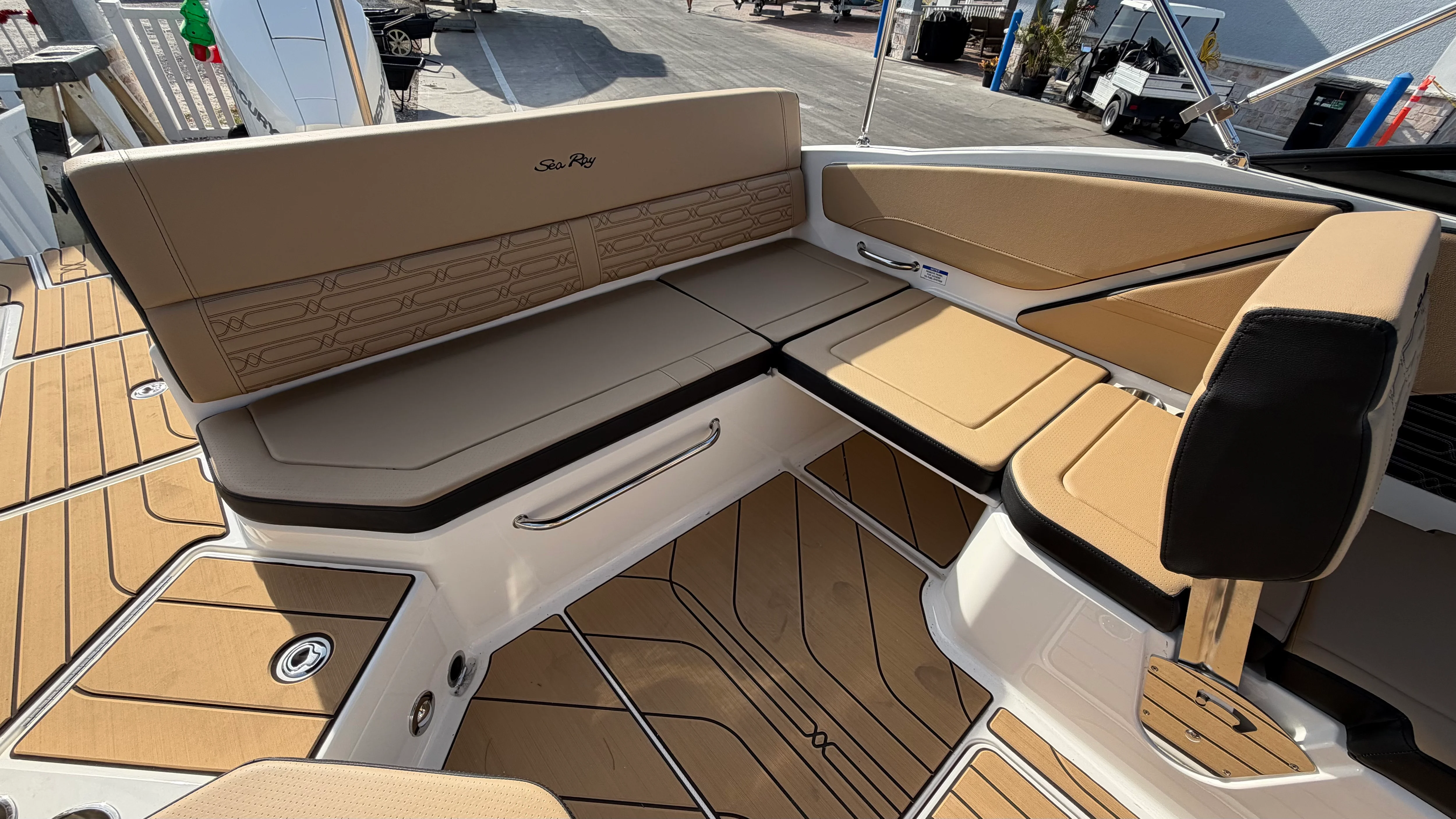 2026 Sea Ray SPX 210 Outboard Image Thumbnail #7