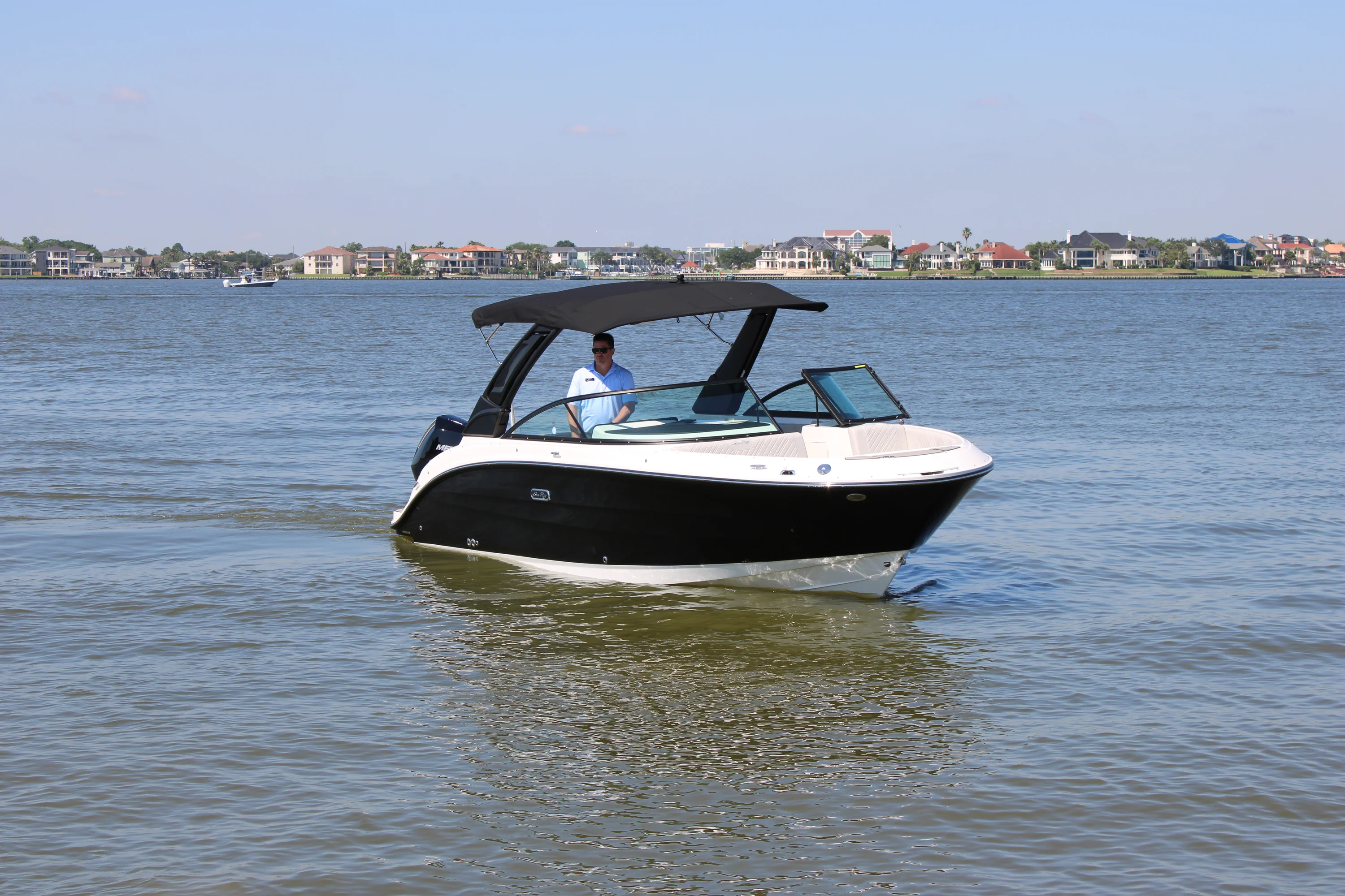 2026 Sea Ray SDX 250 Outboard Image Thumbnail #9