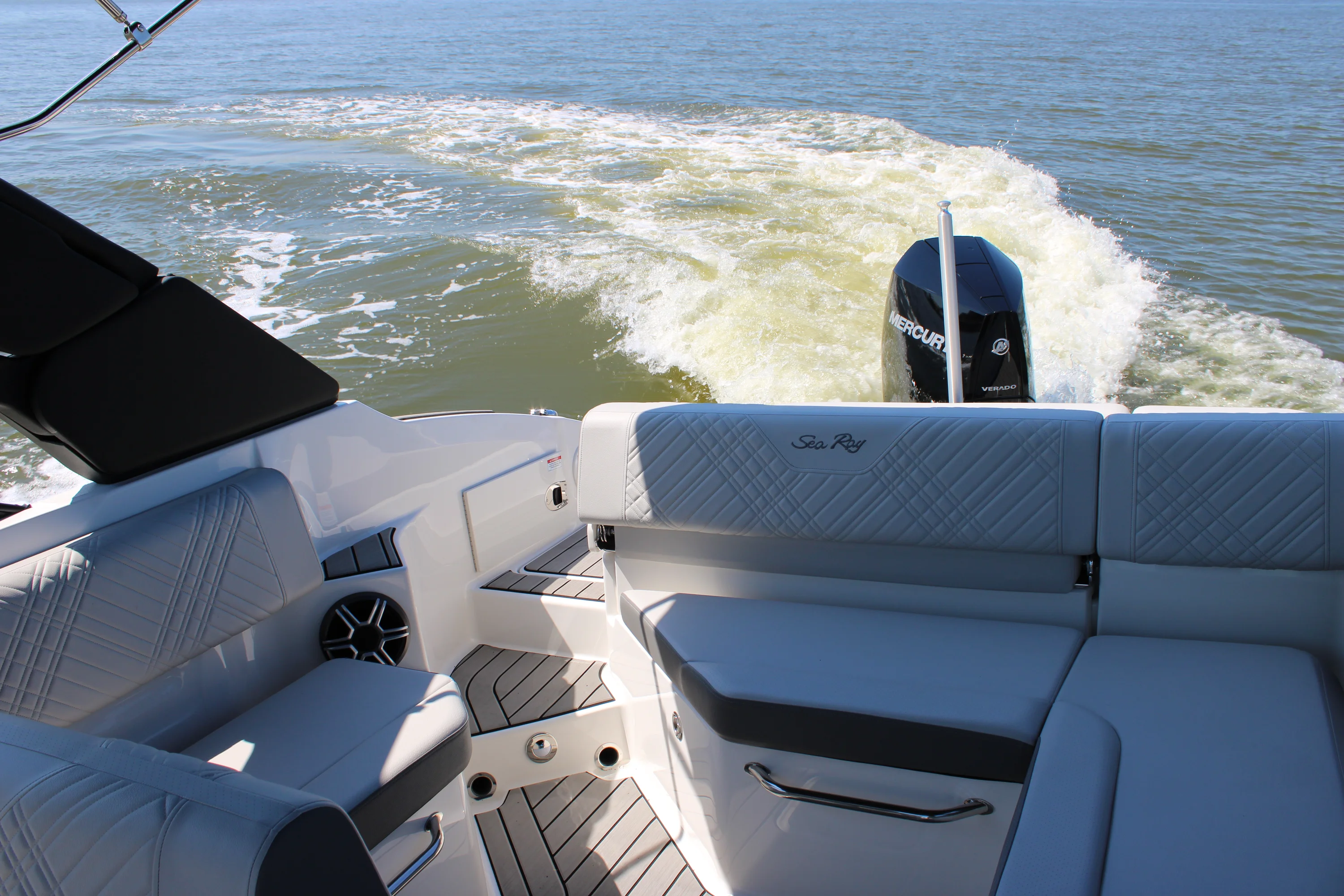 2026 Sea Ray SDX 250 Outboard Image Thumbnail #36