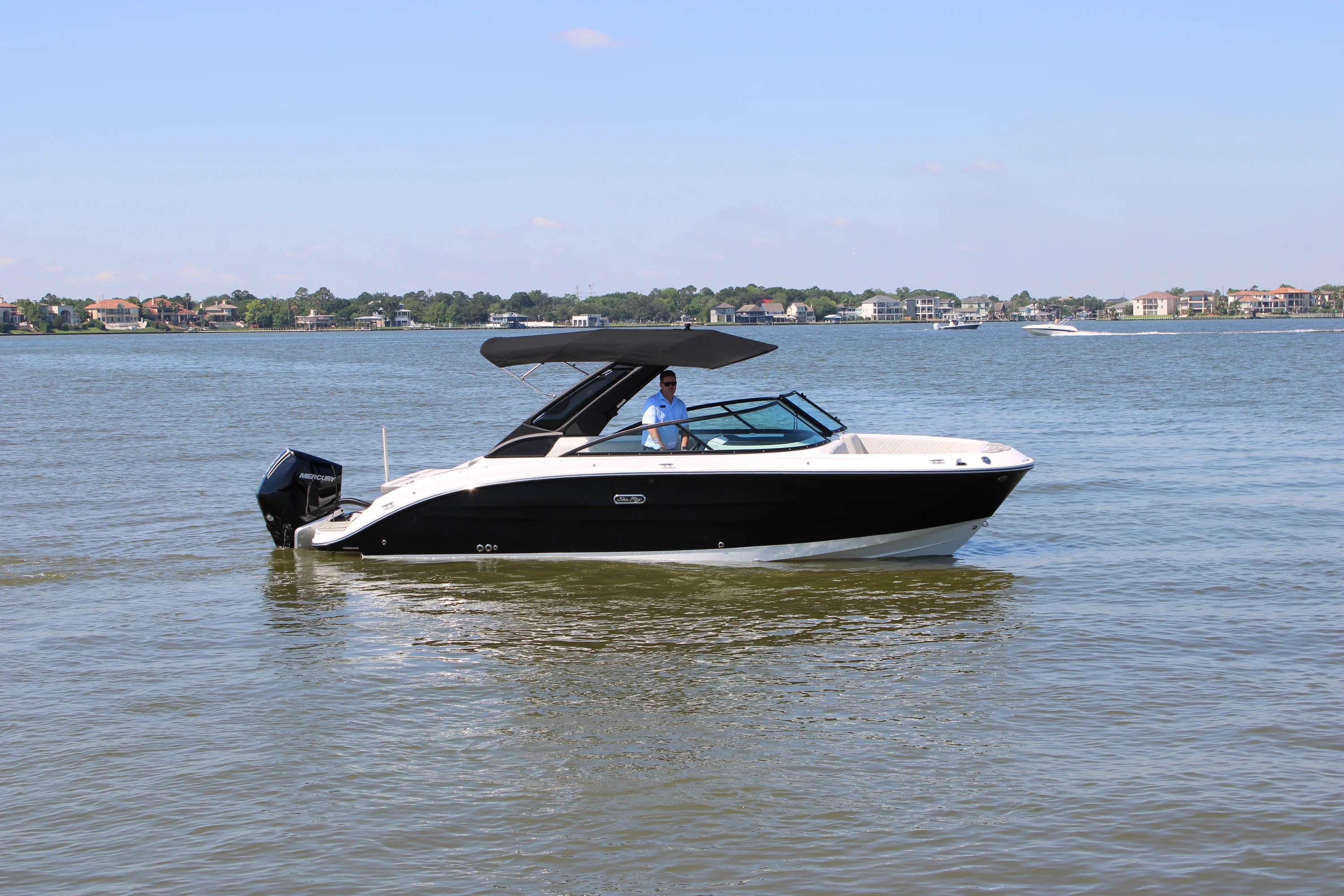 2026 Sea Ray SDX 250 Outboard Image Thumbnail #8