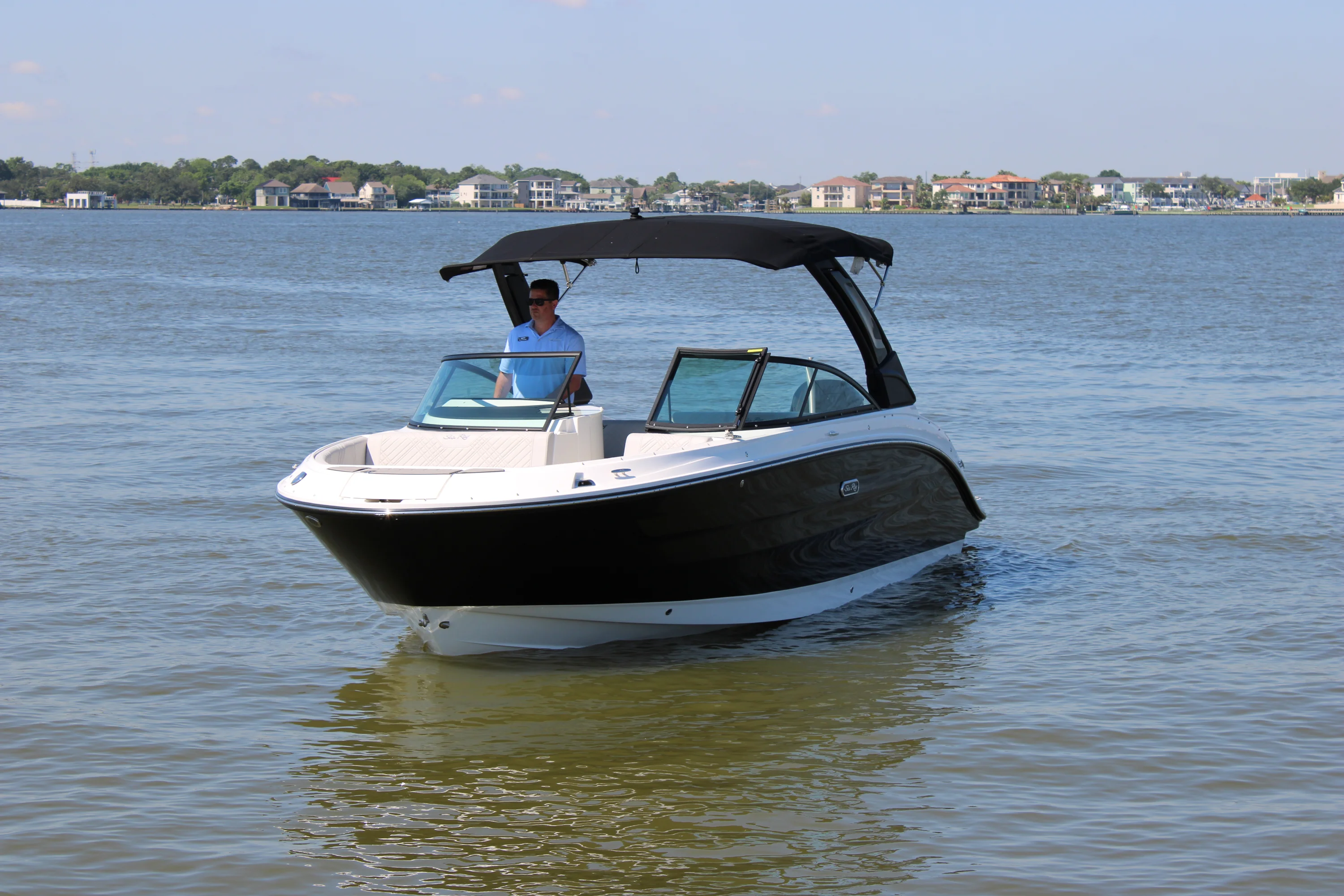 2026 Sea Ray SDX 250 Outboard Image Thumbnail #15