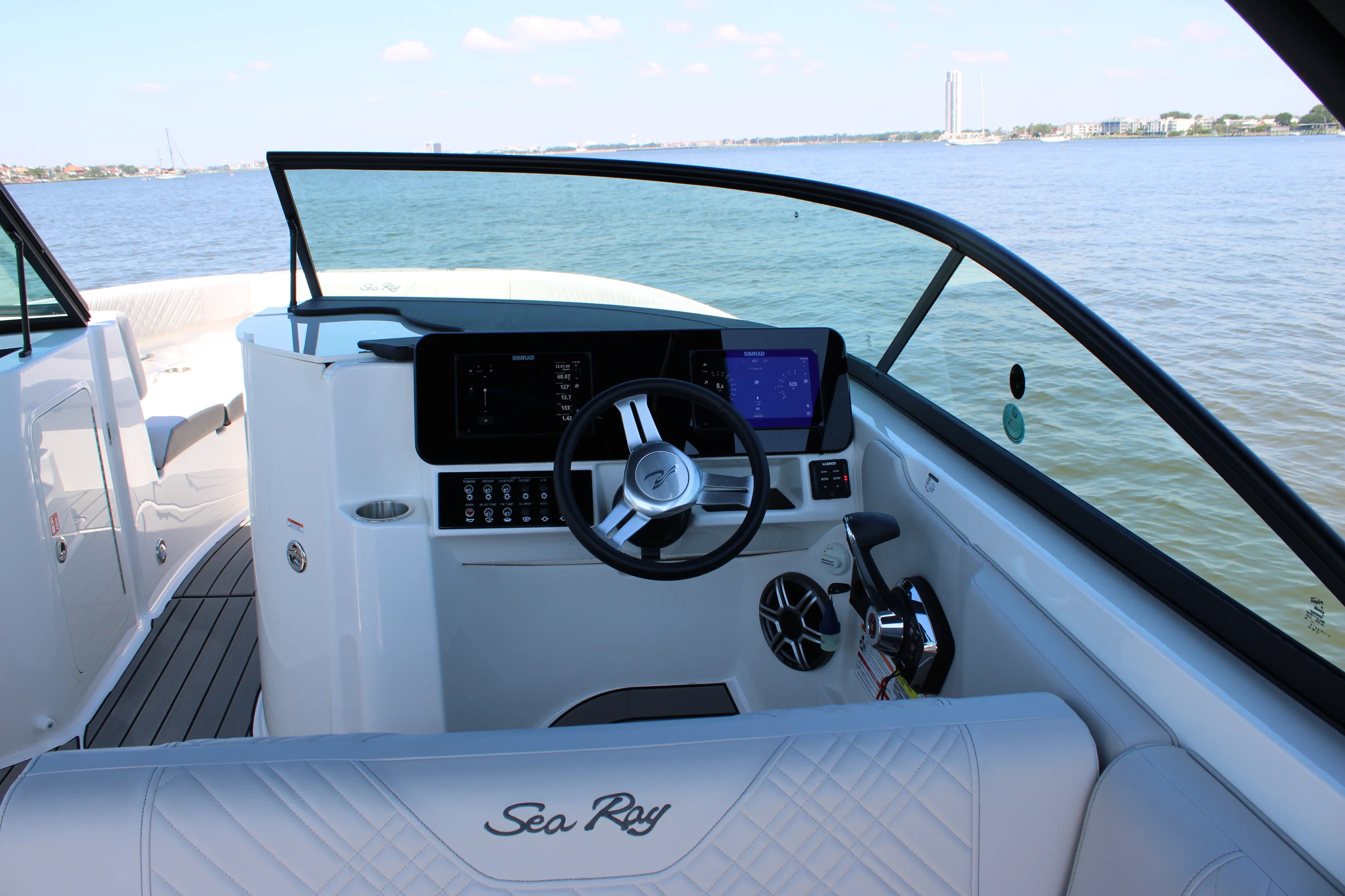 2026 Sea Ray SDX 250 Outboard Image Thumbnail #22