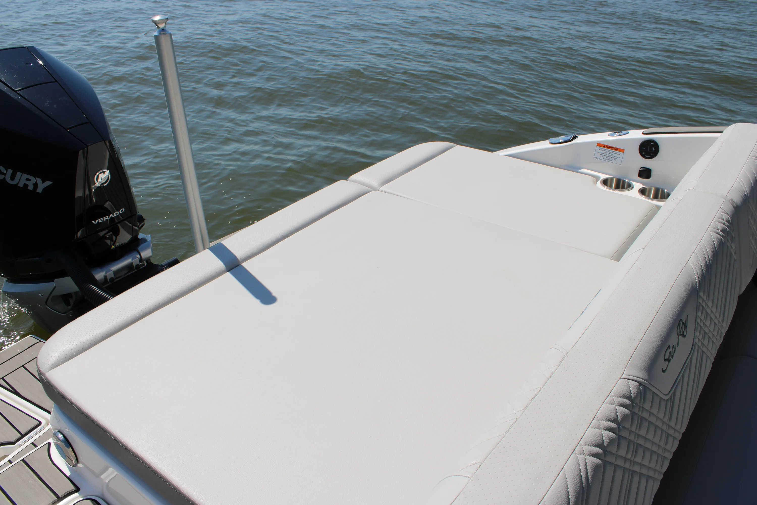 2026 Sea Ray SDX 250 Outboard Image Thumbnail #30
