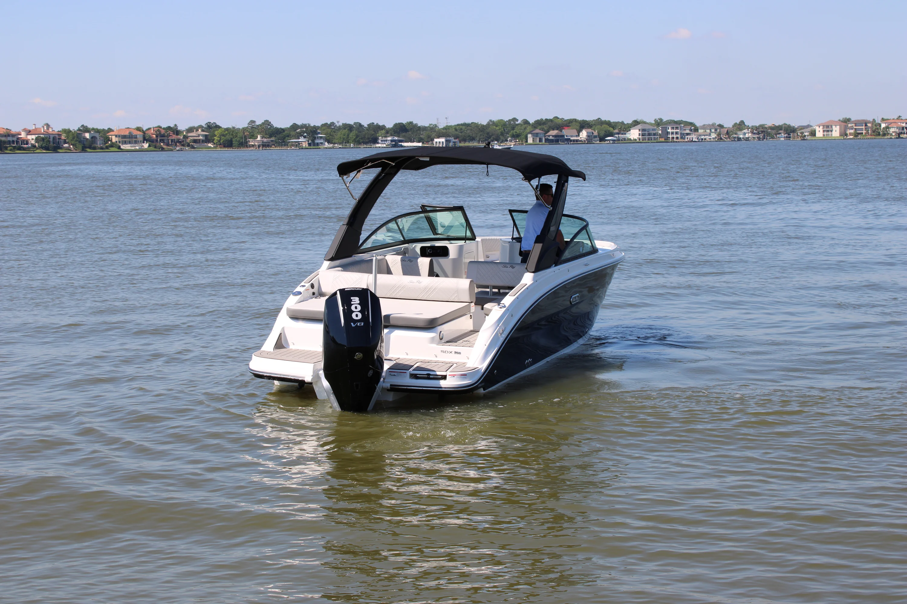 2026 Sea Ray SDX 250 Outboard Image Thumbnail #17