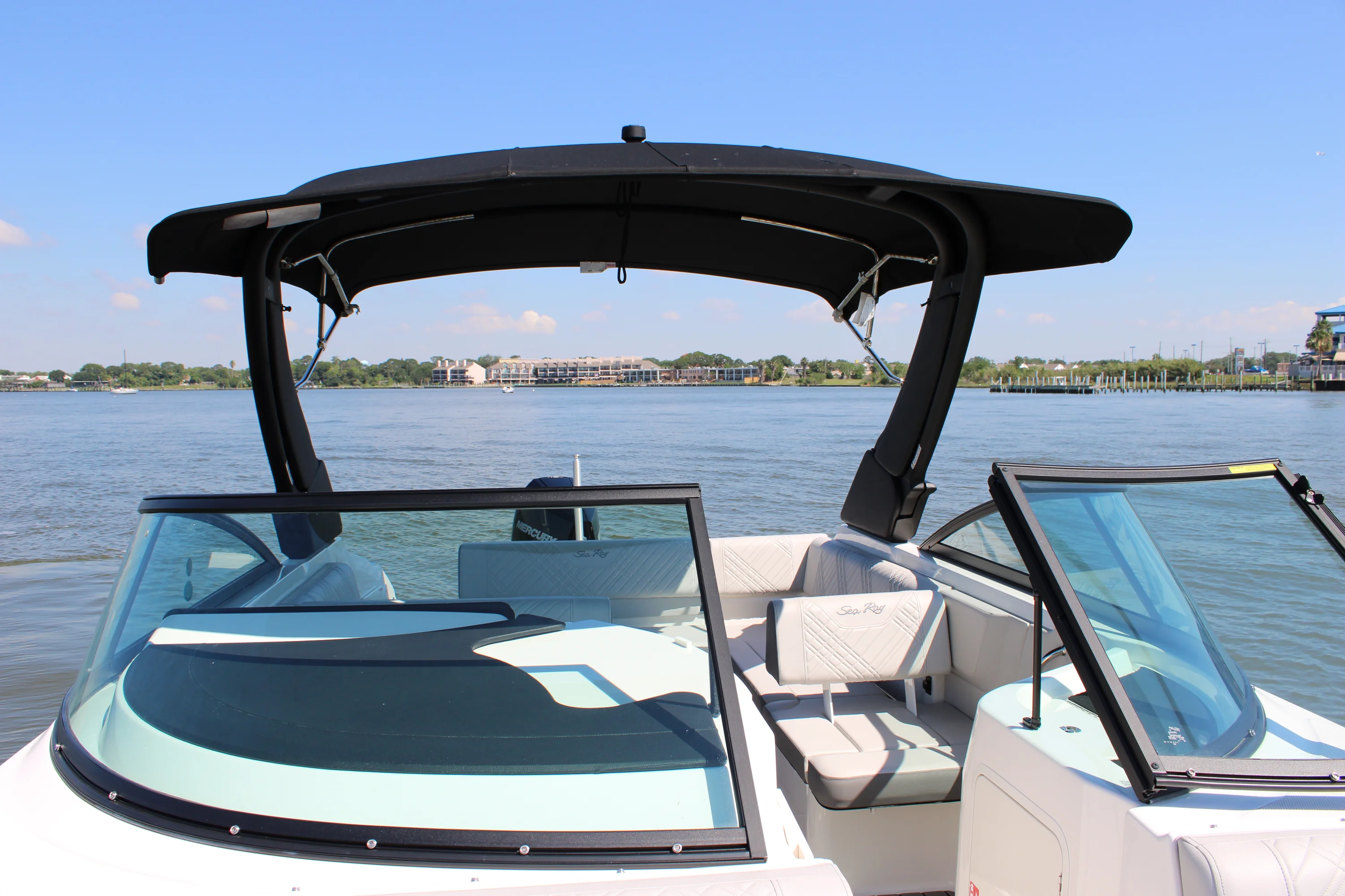 2026 Sea Ray SDX 250 Outboard Image Thumbnail #39