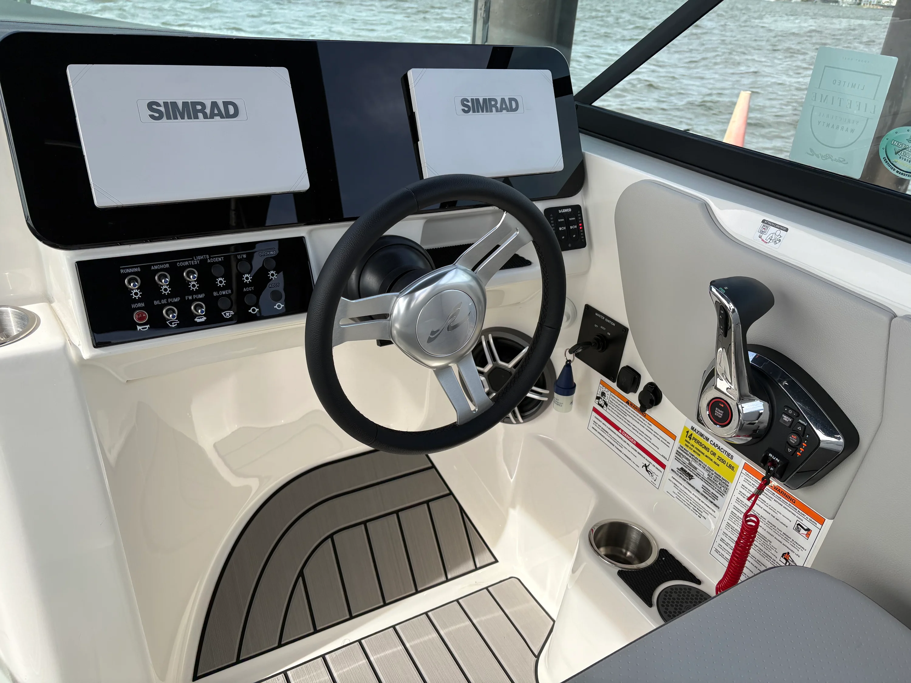 2026 Sea Ray SDX 250 Outboard Image Thumbnail #10