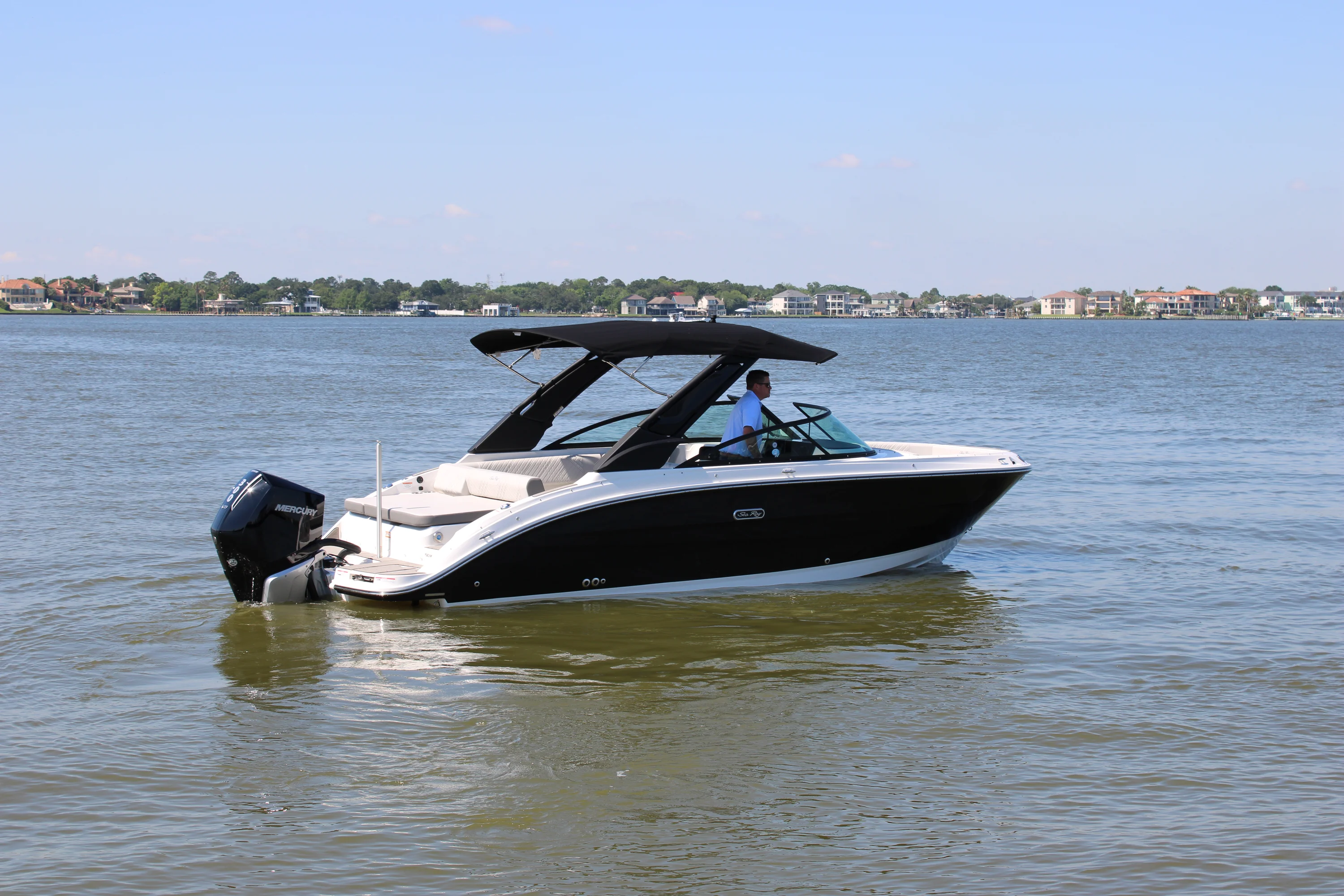 2026 Sea Ray SDX 250 Outboard Image Thumbnail #6