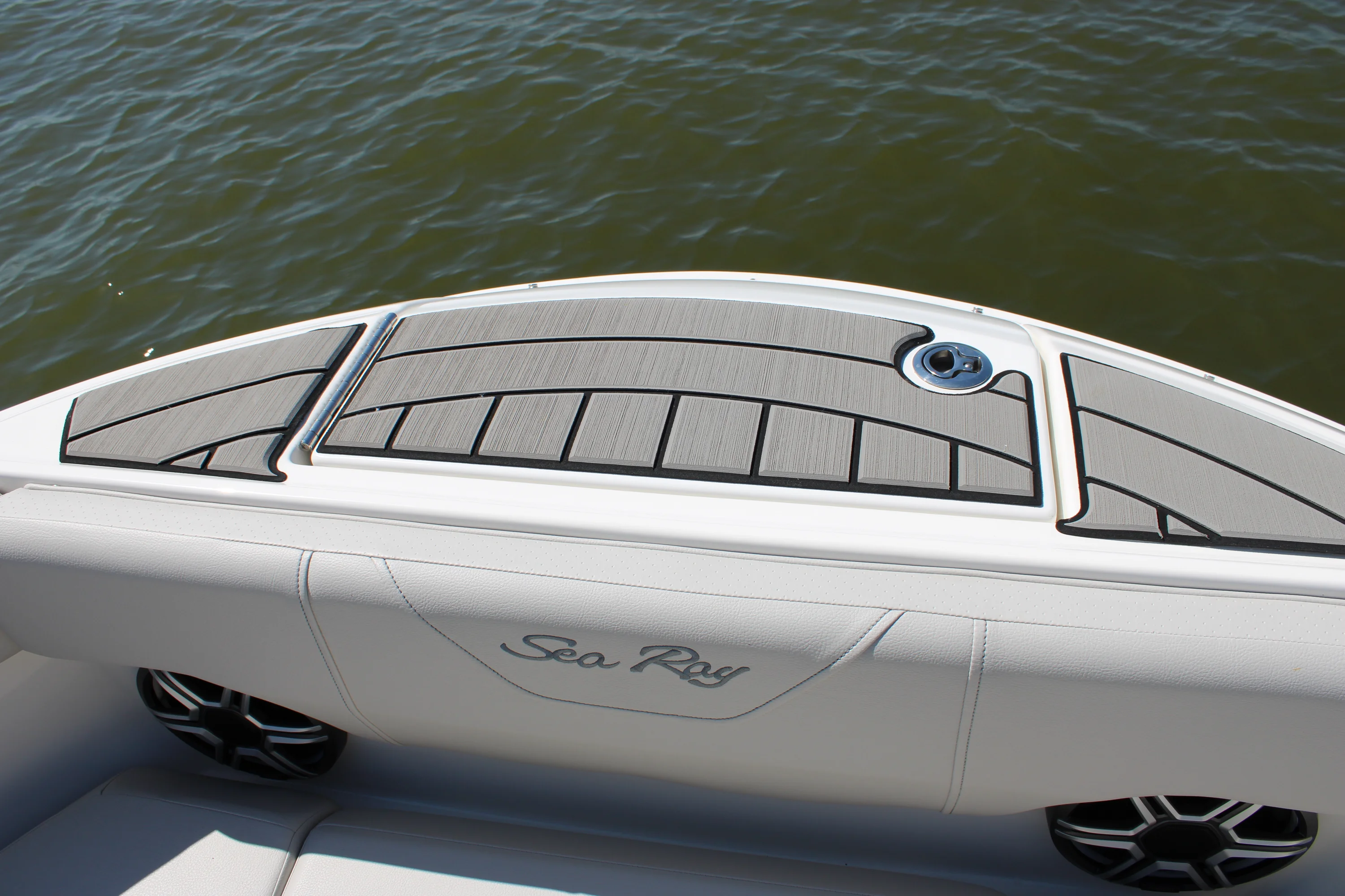 2026 Sea Ray SDX 250 Outboard Image Thumbnail #42