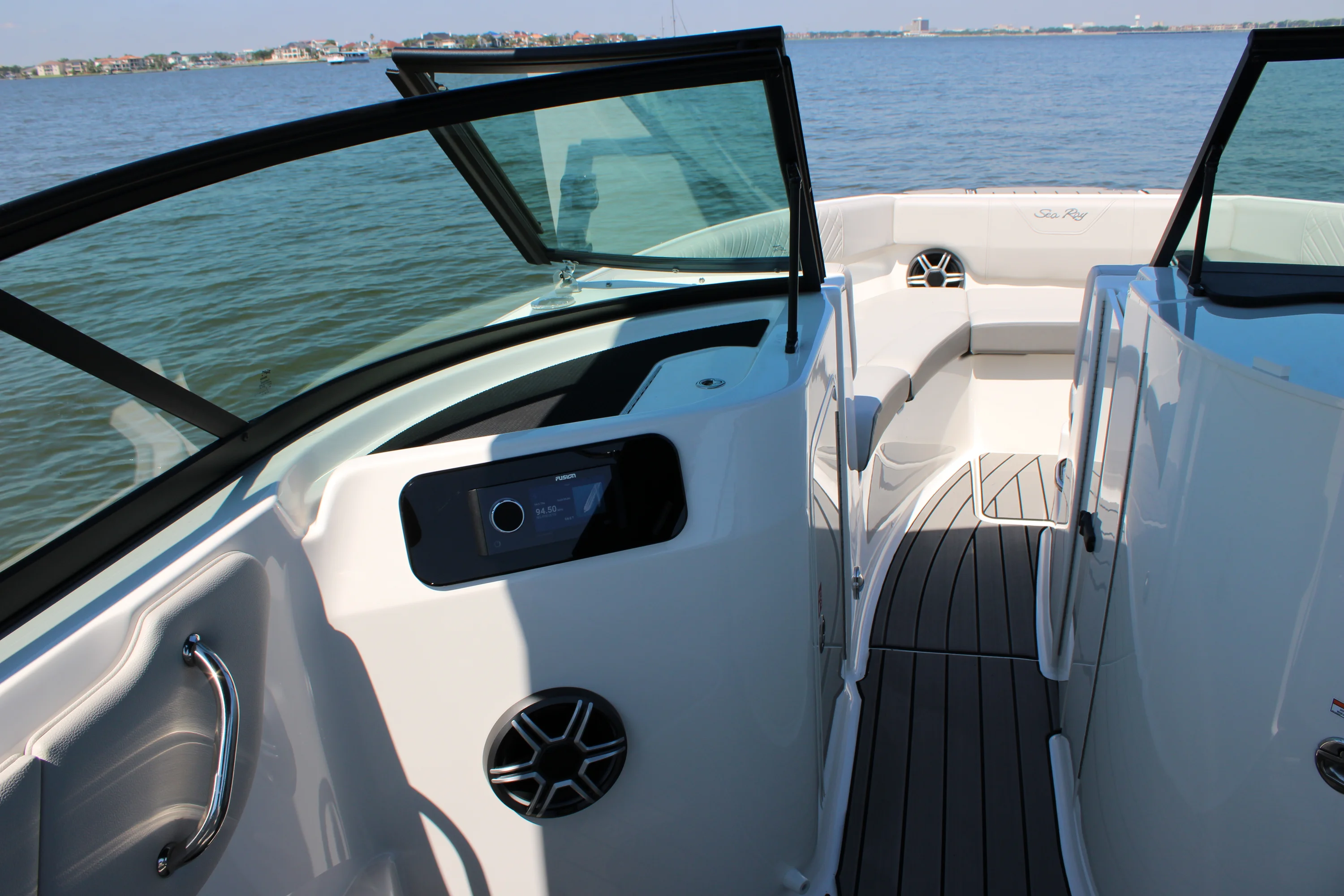 2026 Sea Ray SDX 250 Outboard Image Thumbnail #25