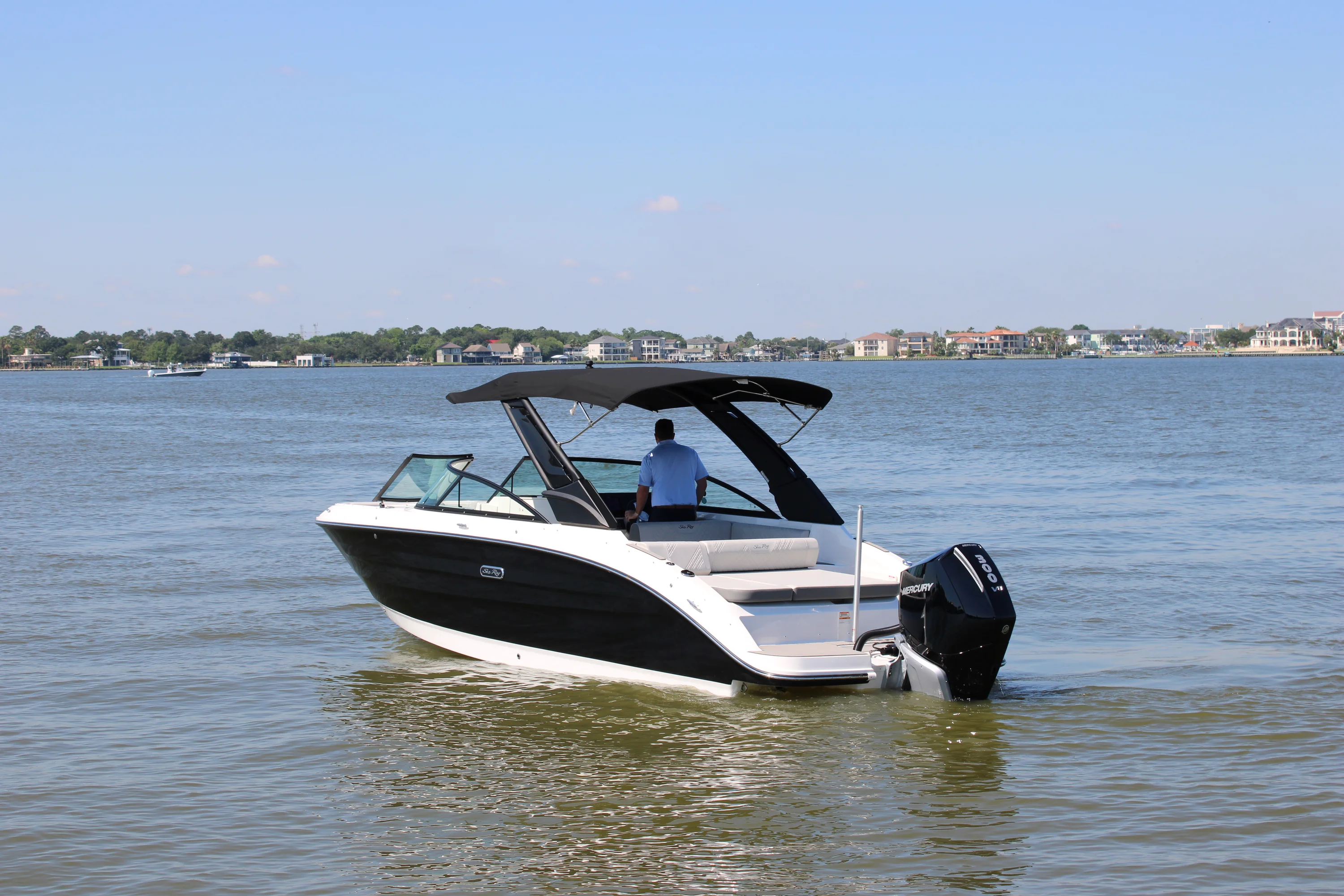2026 Sea Ray SDX 250 Outboard Image Thumbnail #2