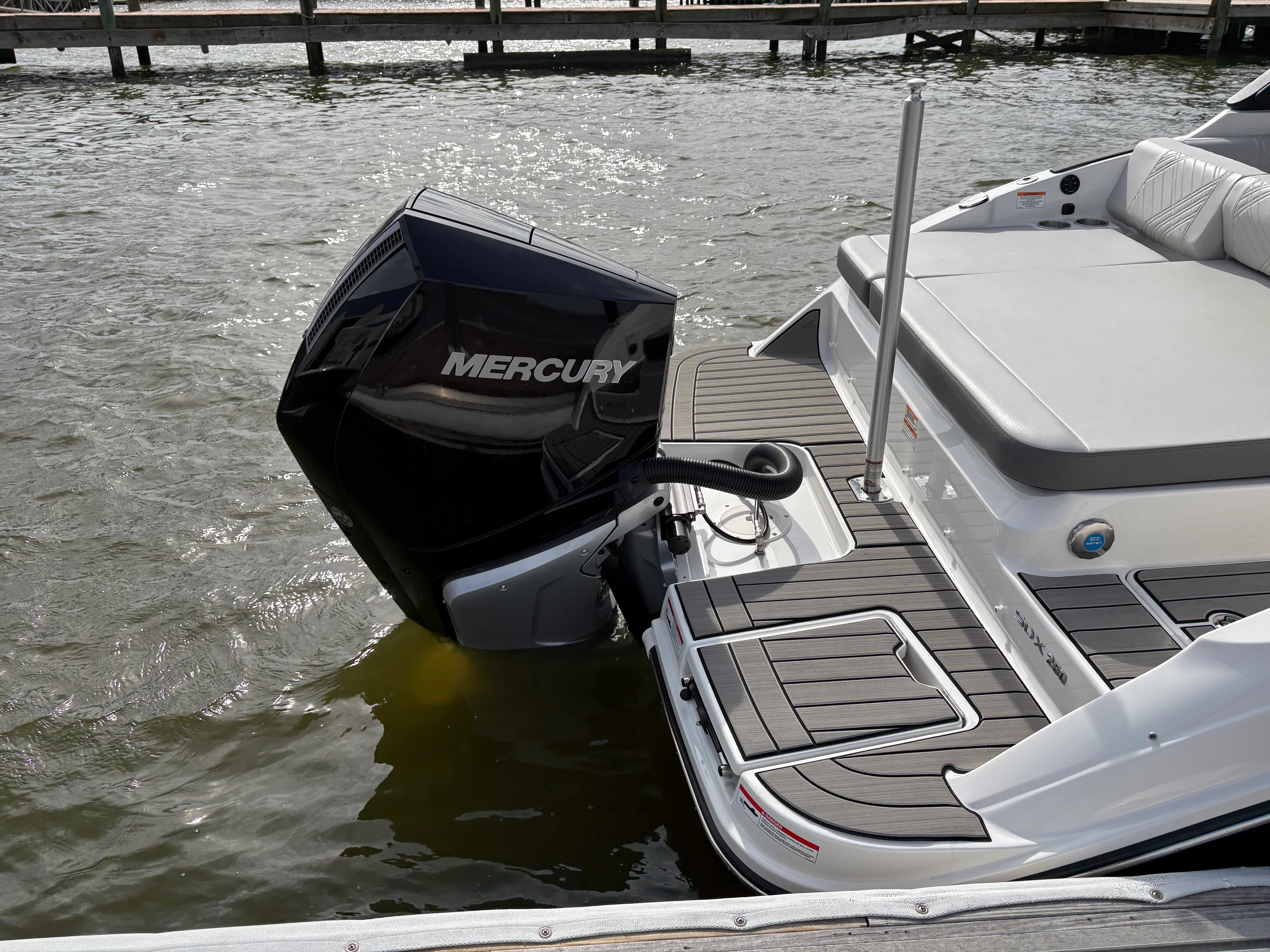 2026 Sea Ray SDX 250 Outboard Image Thumbnail #17