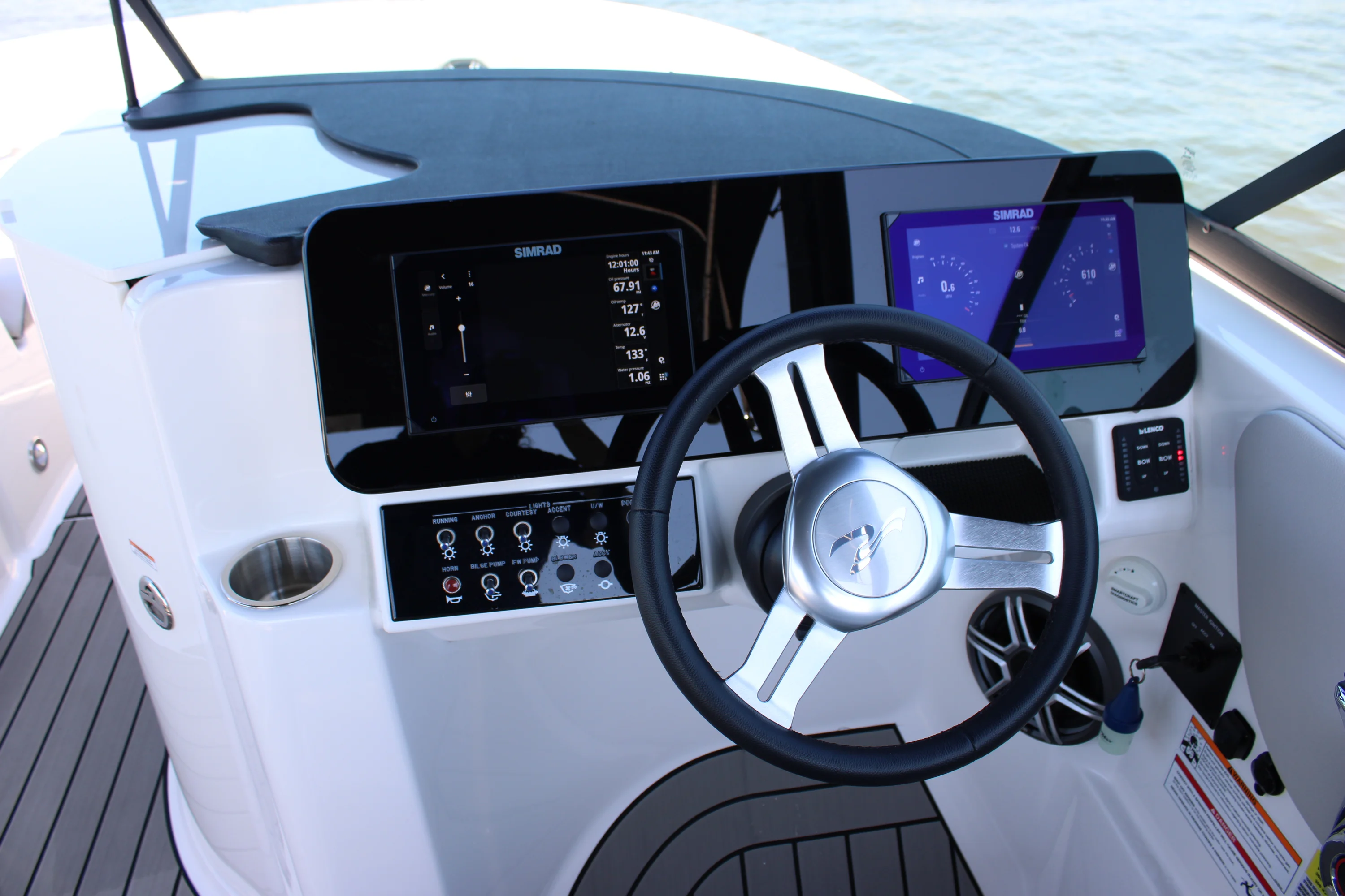2026 Sea Ray SDX 250 Outboard Image Thumbnail #19