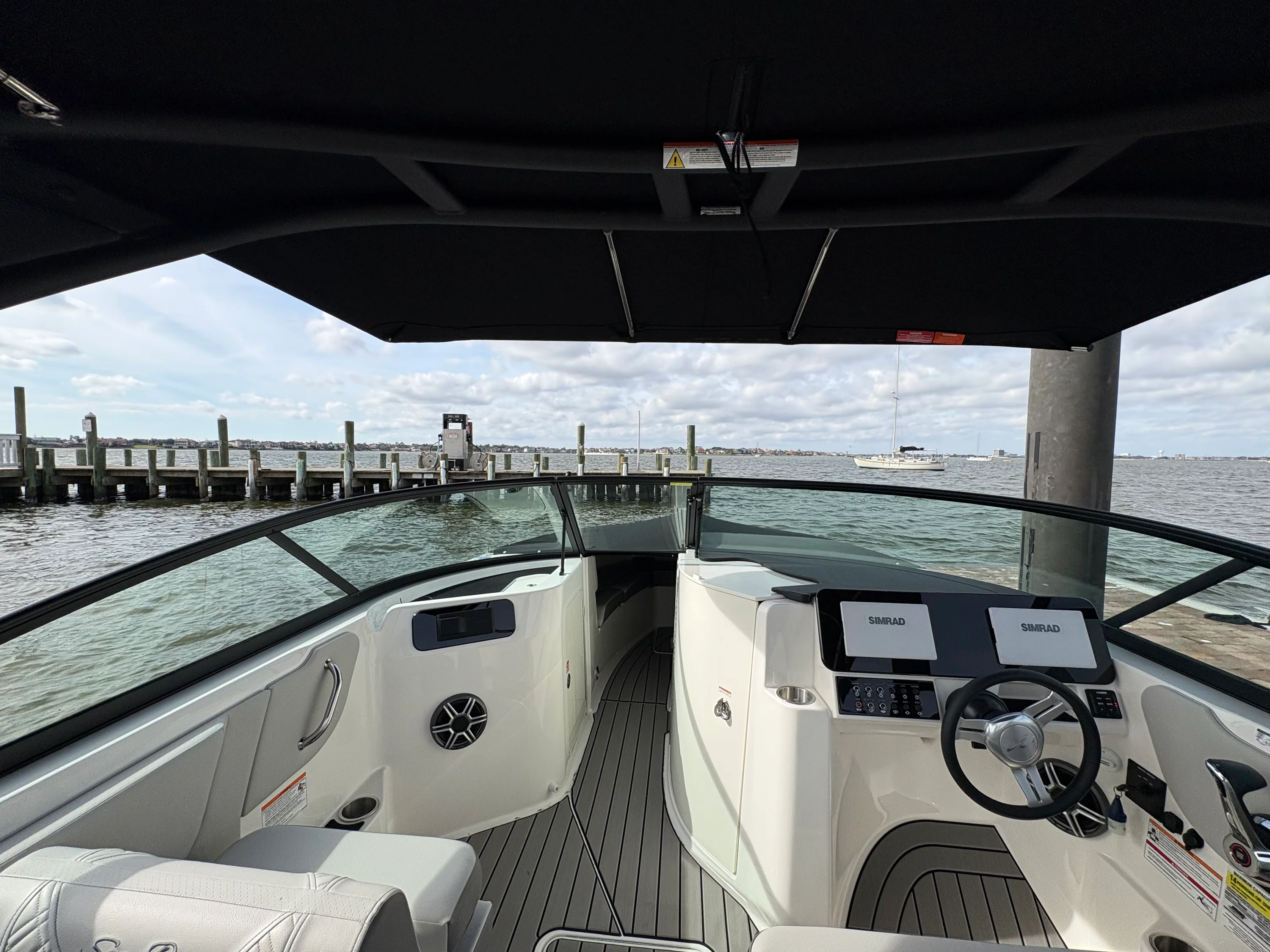 2026 Sea Ray SDX 250 Outboard Image Thumbnail #9