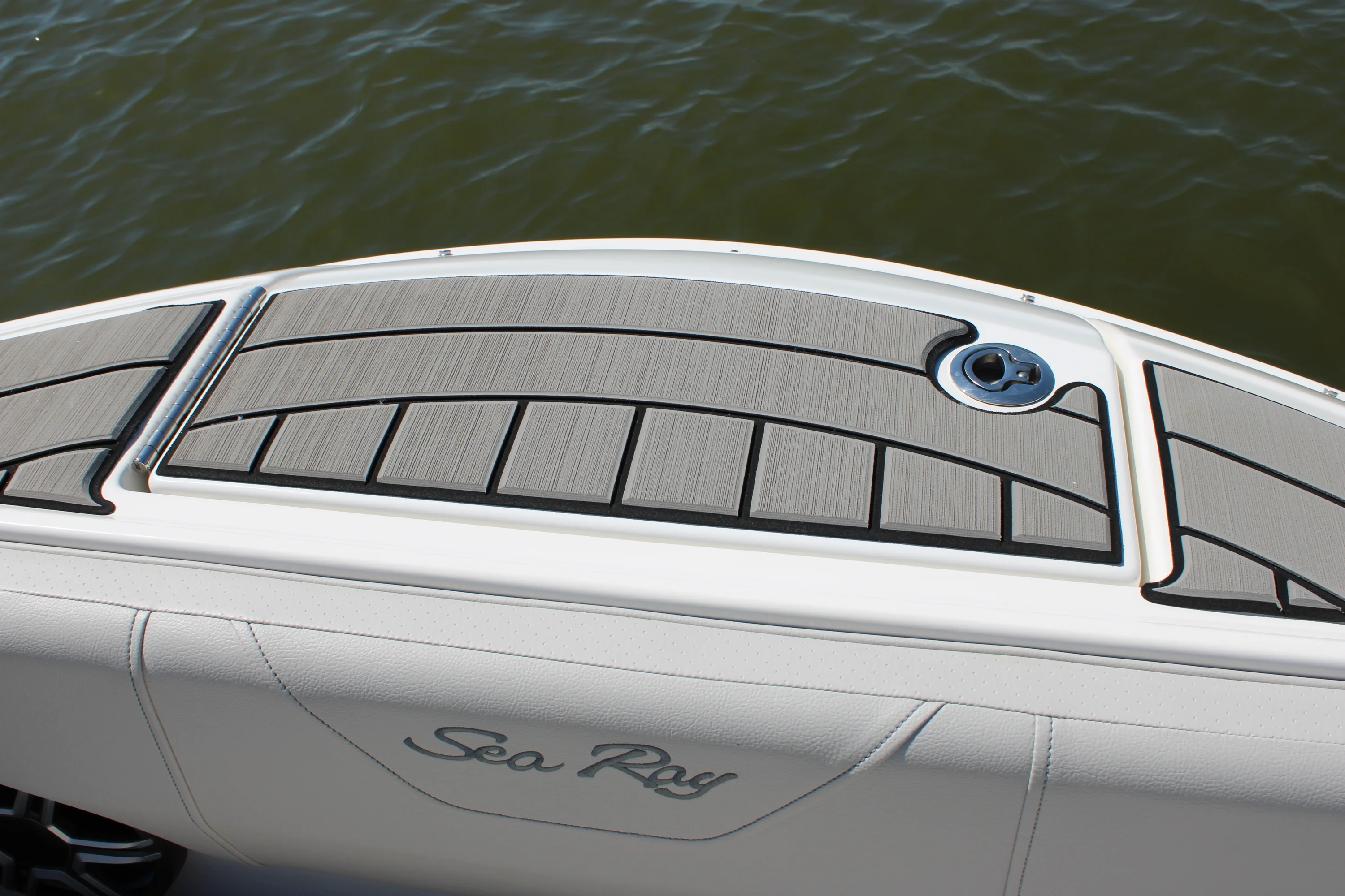 2026 Sea Ray SDX 250 Outboard Image Thumbnail #38