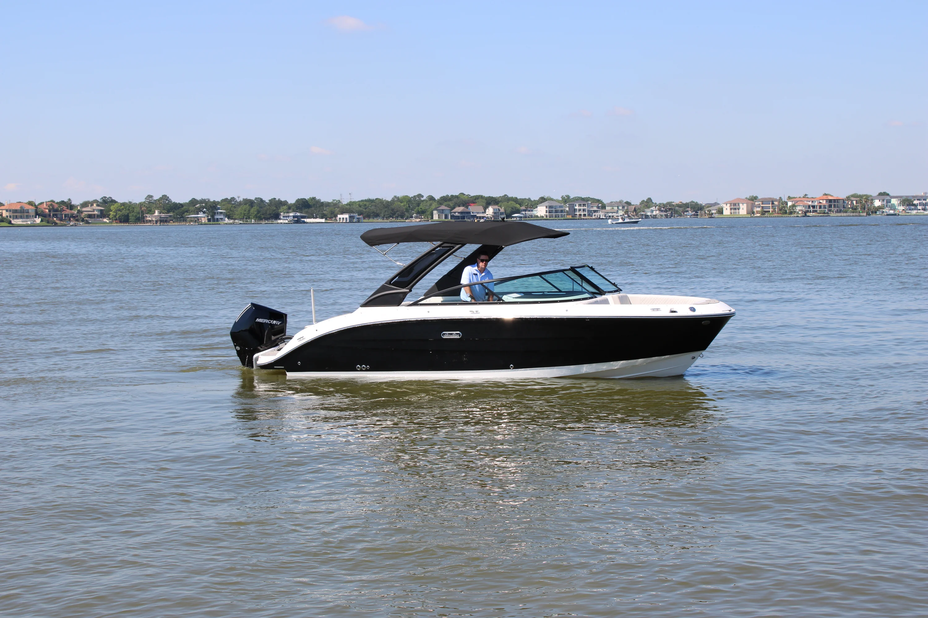 2026 Sea Ray SDX 250 Outboard Image Thumbnail #7