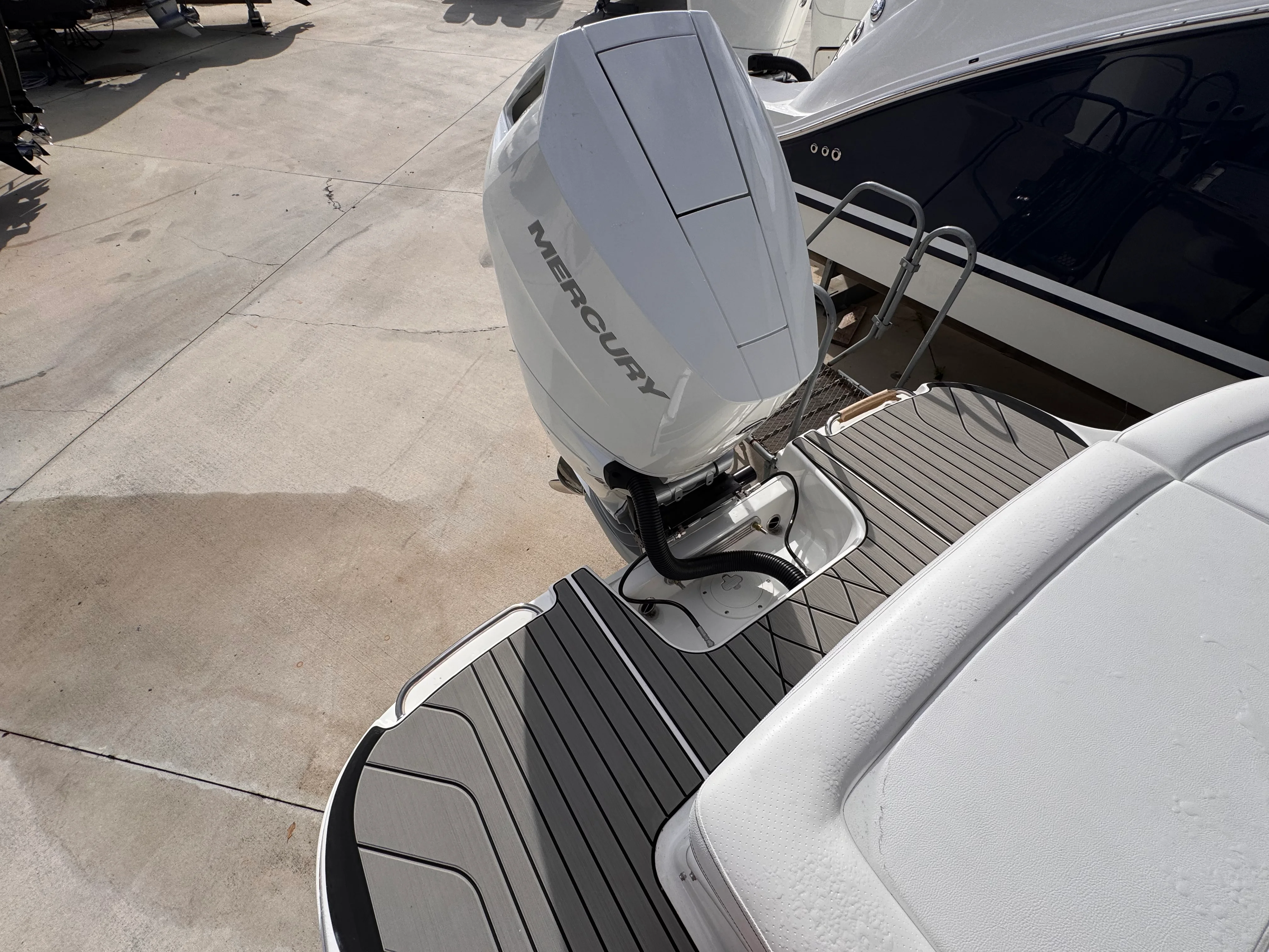 2026 Sea Ray SLX 260 Outboard Image Thumbnail #5