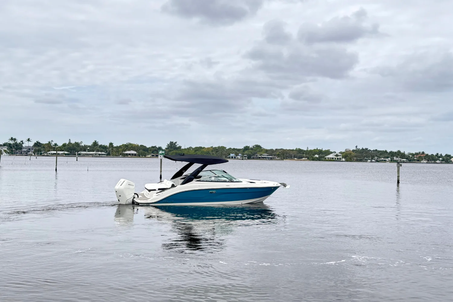2026 Sea Ray SLX 260 Outboard Image Thumbnail #1