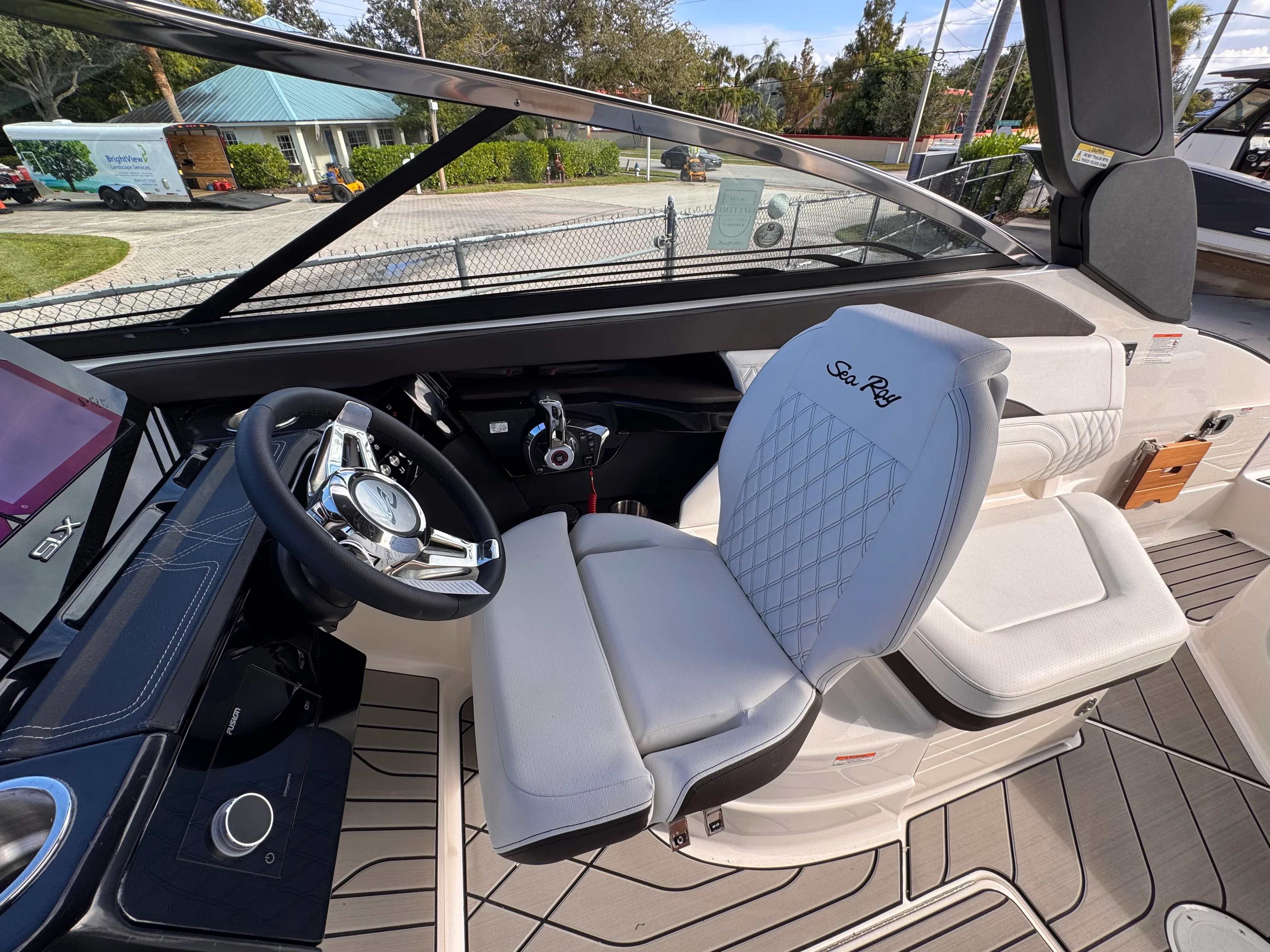 2026 Sea Ray SLX 260 Outboard Image Thumbnail #14