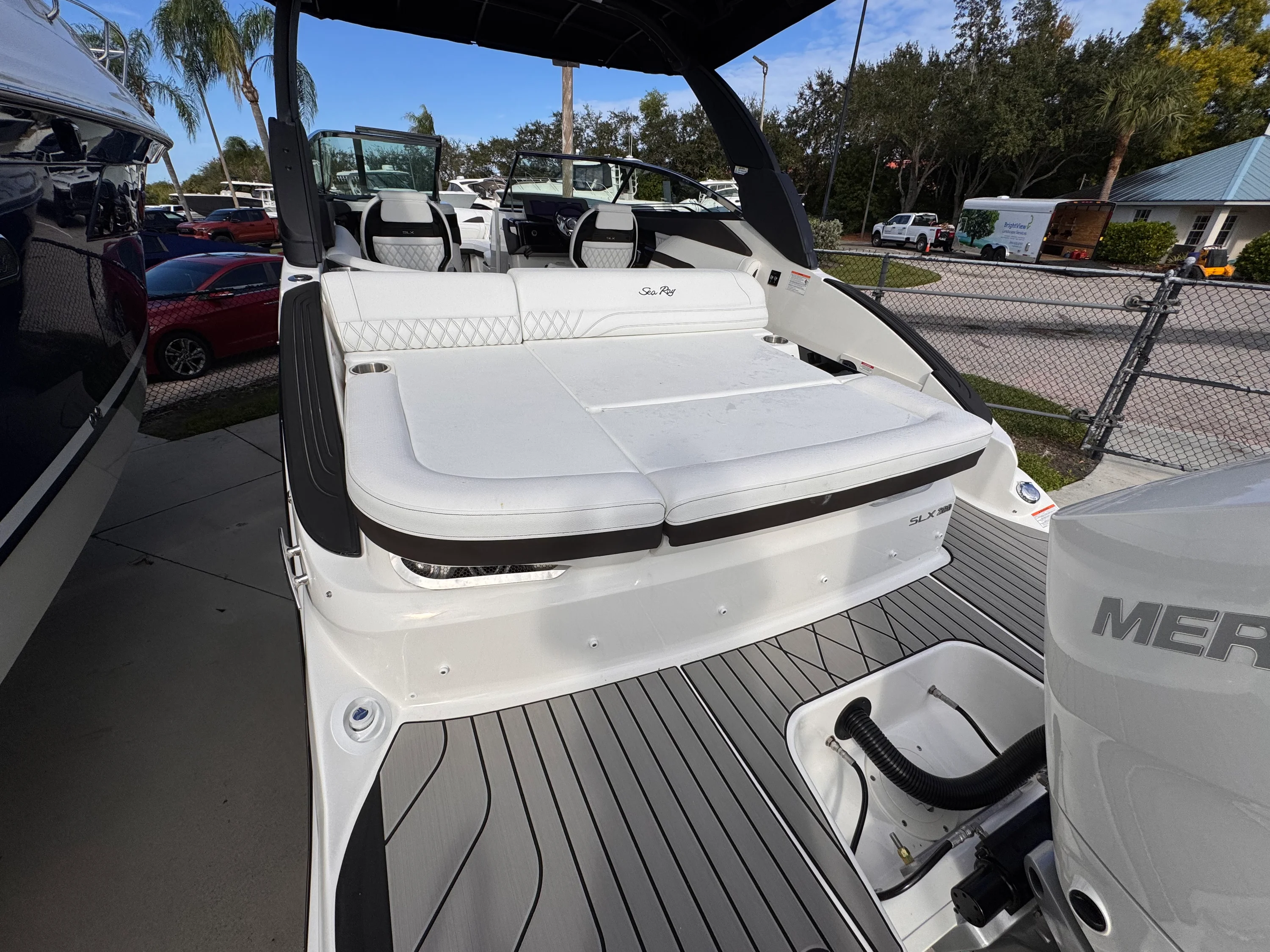 2026 Sea Ray SLX 260 Outboard Image Thumbnail #7