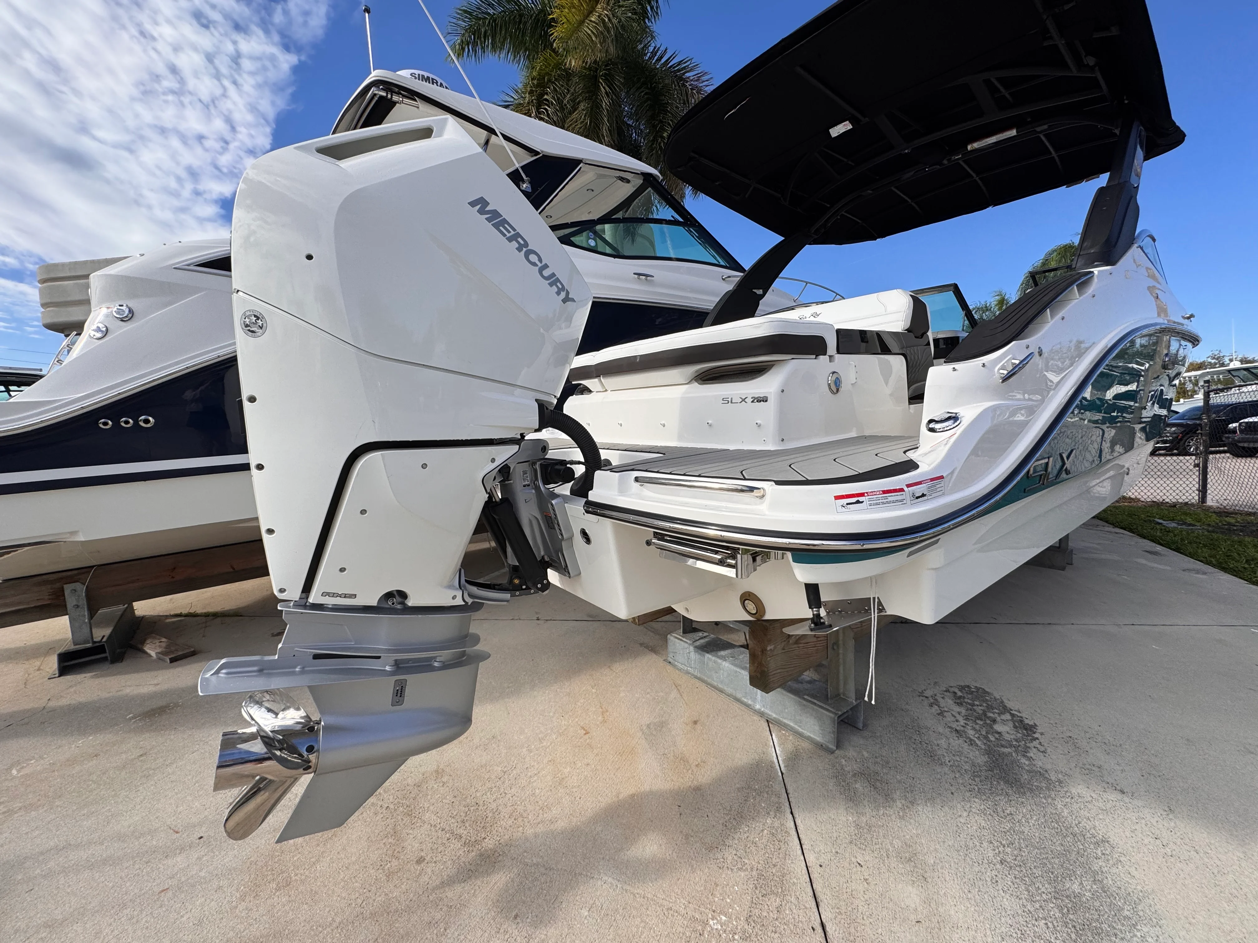 2026 Sea Ray SLX 260 Outboard Image Thumbnail #2
