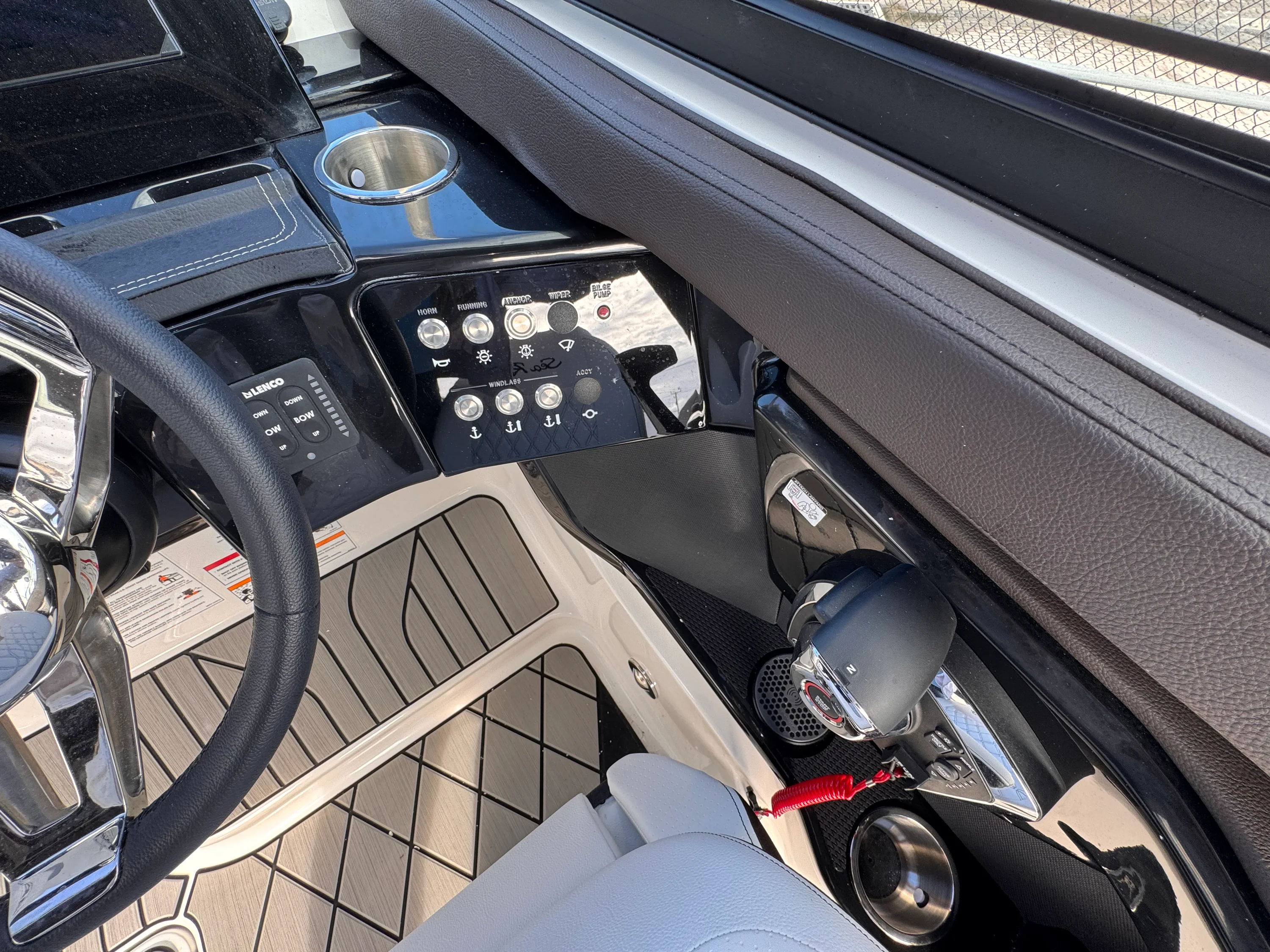 2026 Sea Ray SLX 260 Outboard Image Thumbnail #21