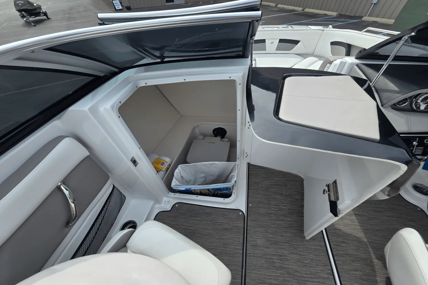 2020 Four Winns 220 HD Image Thumbnail #13