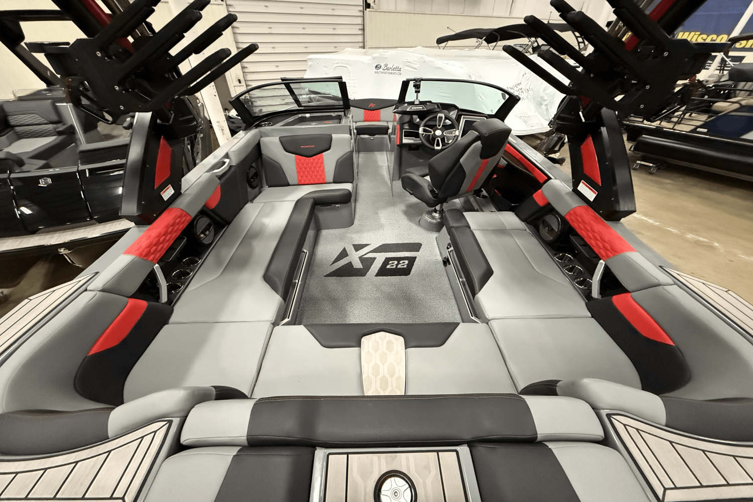 2023 Mastercraft XT22 Image Thumbnail #6