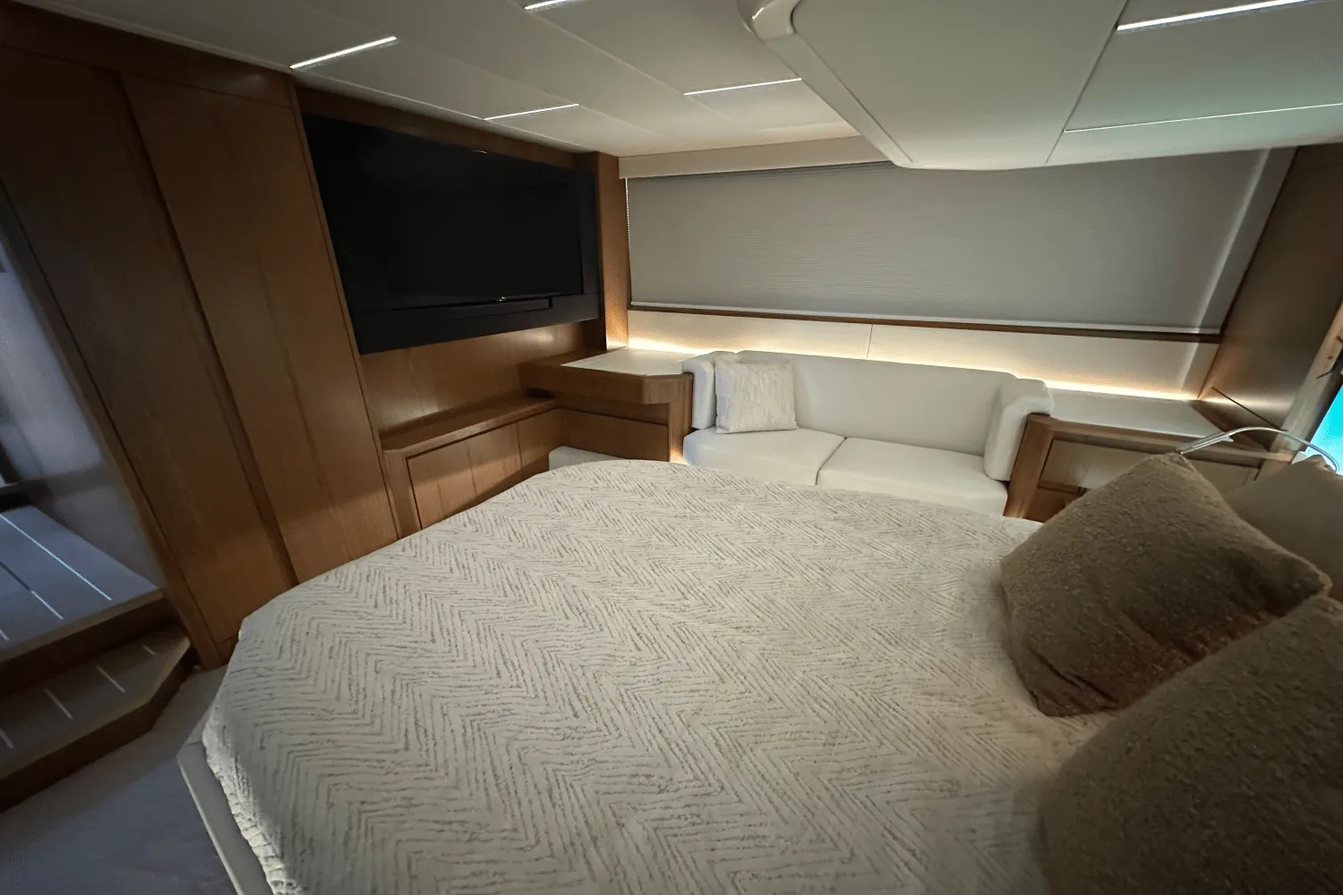 2025 Tiara Yachts EX60 Image Thumbnail #95