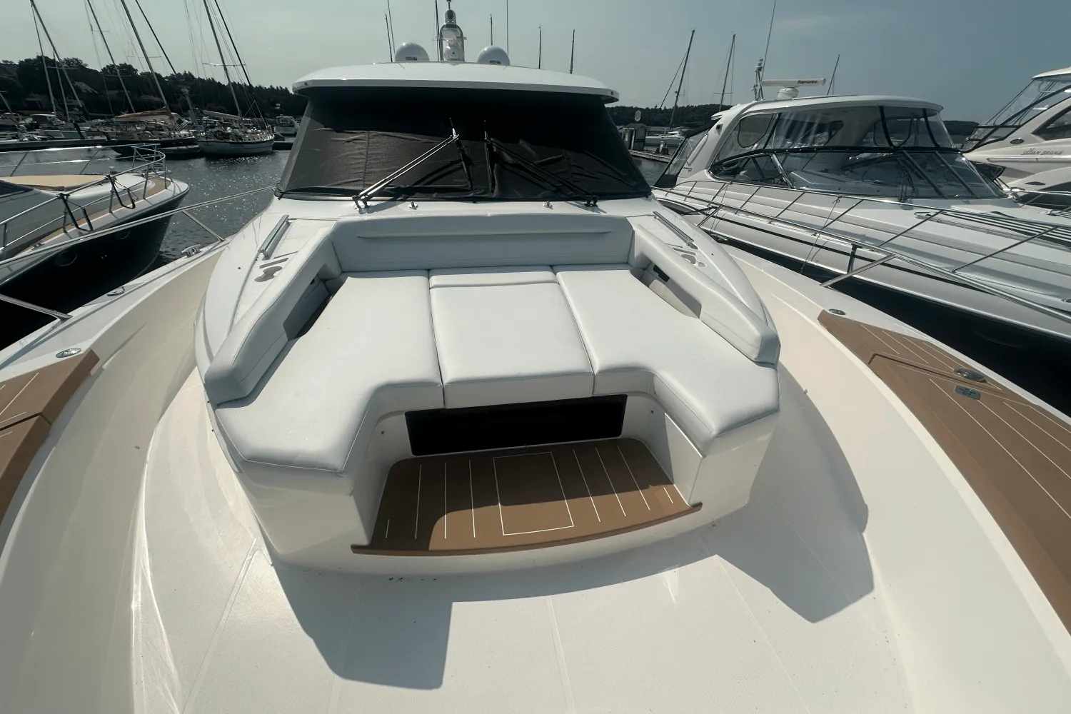 2025 Tiara Yachts EX60 Image Thumbnail #10