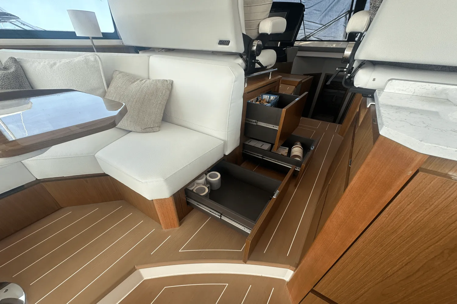 2025 Tiara Yachts EX60 Image Thumbnail #63